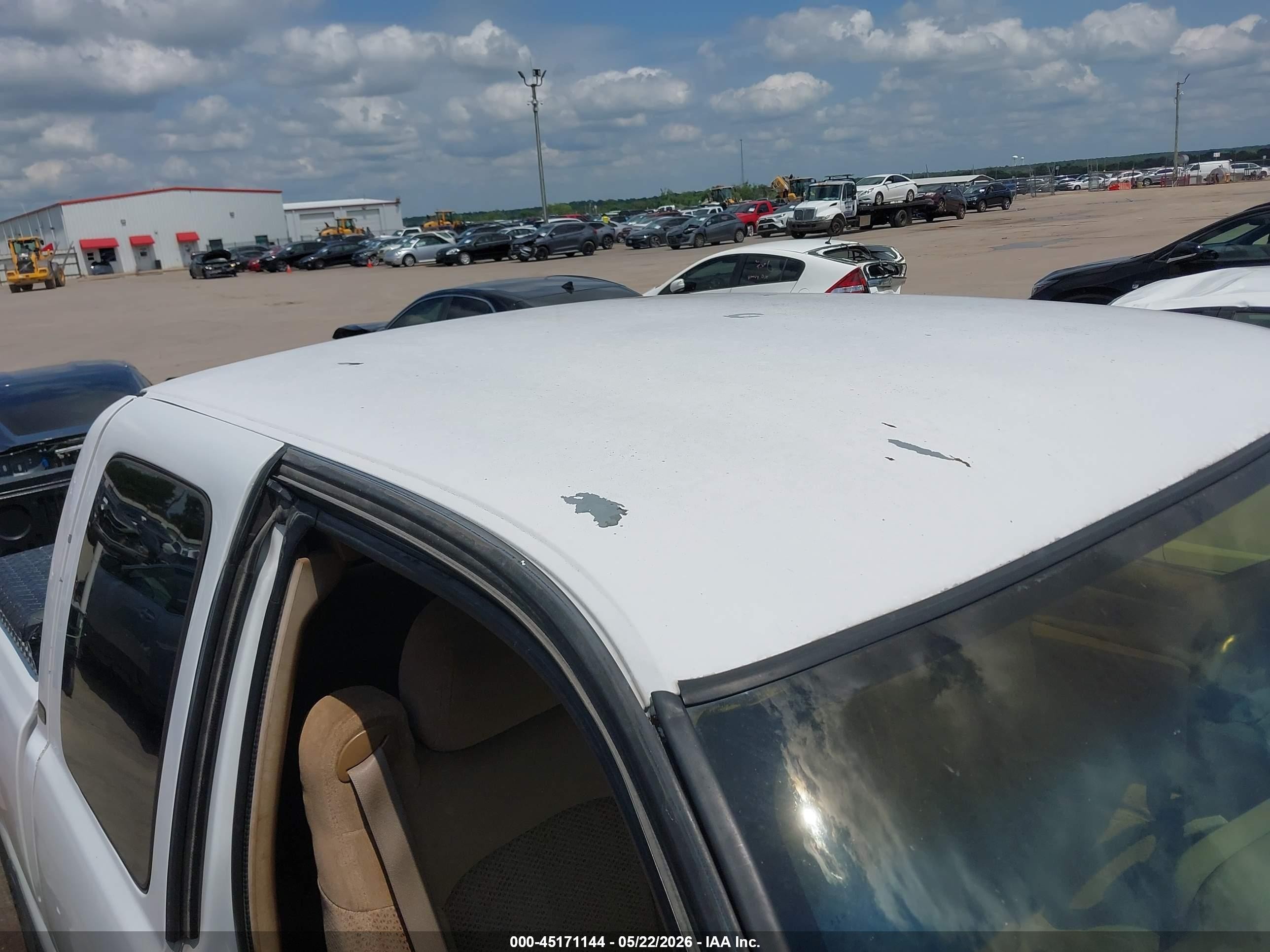 1999 Chevrolet Silverado 1500 Ls White vin: 2GCEC19T6X1160978