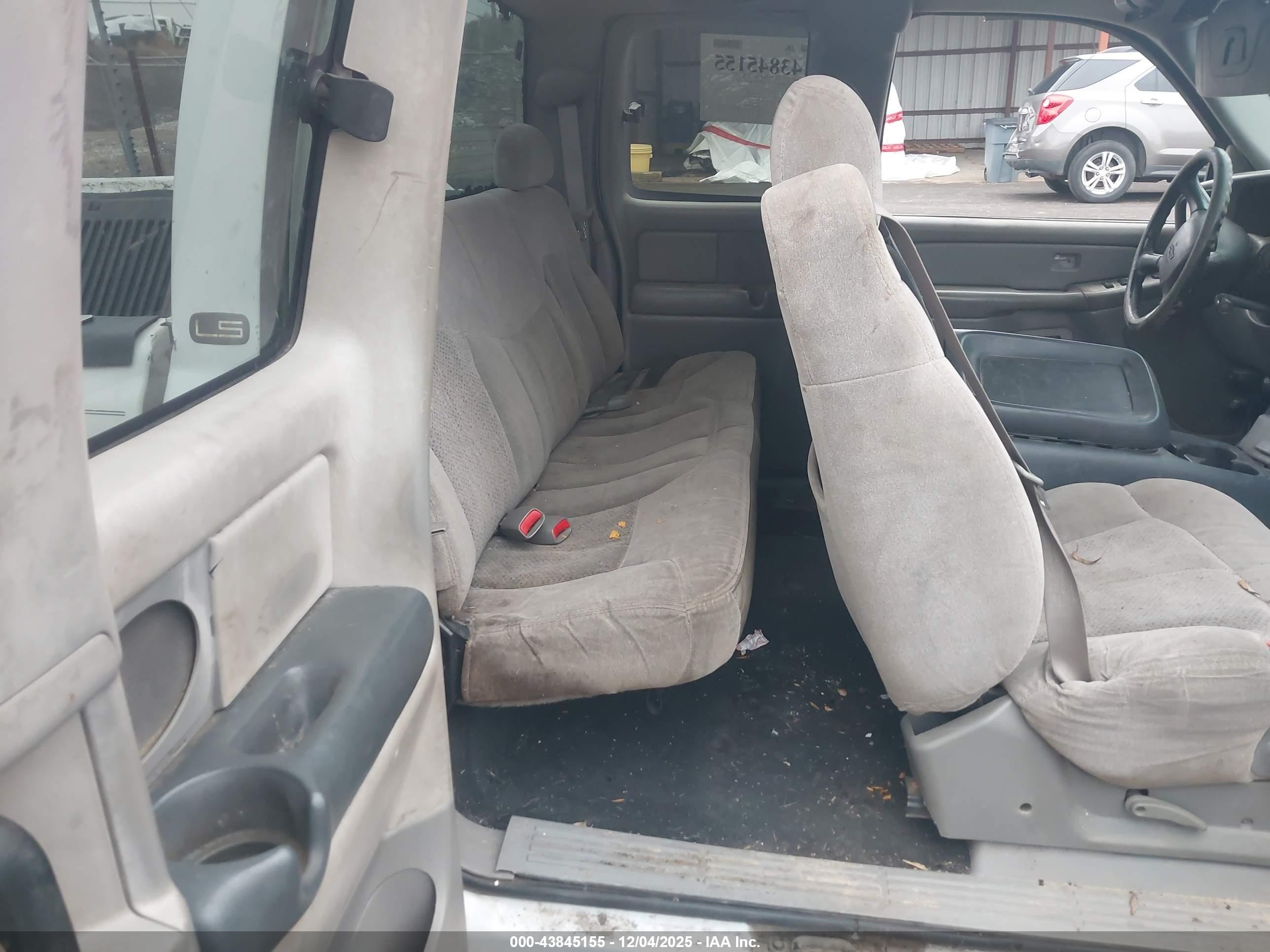 2000 Chevrolet Silverado 1500 Ls White vin: 2GCEC19T6Y1401035