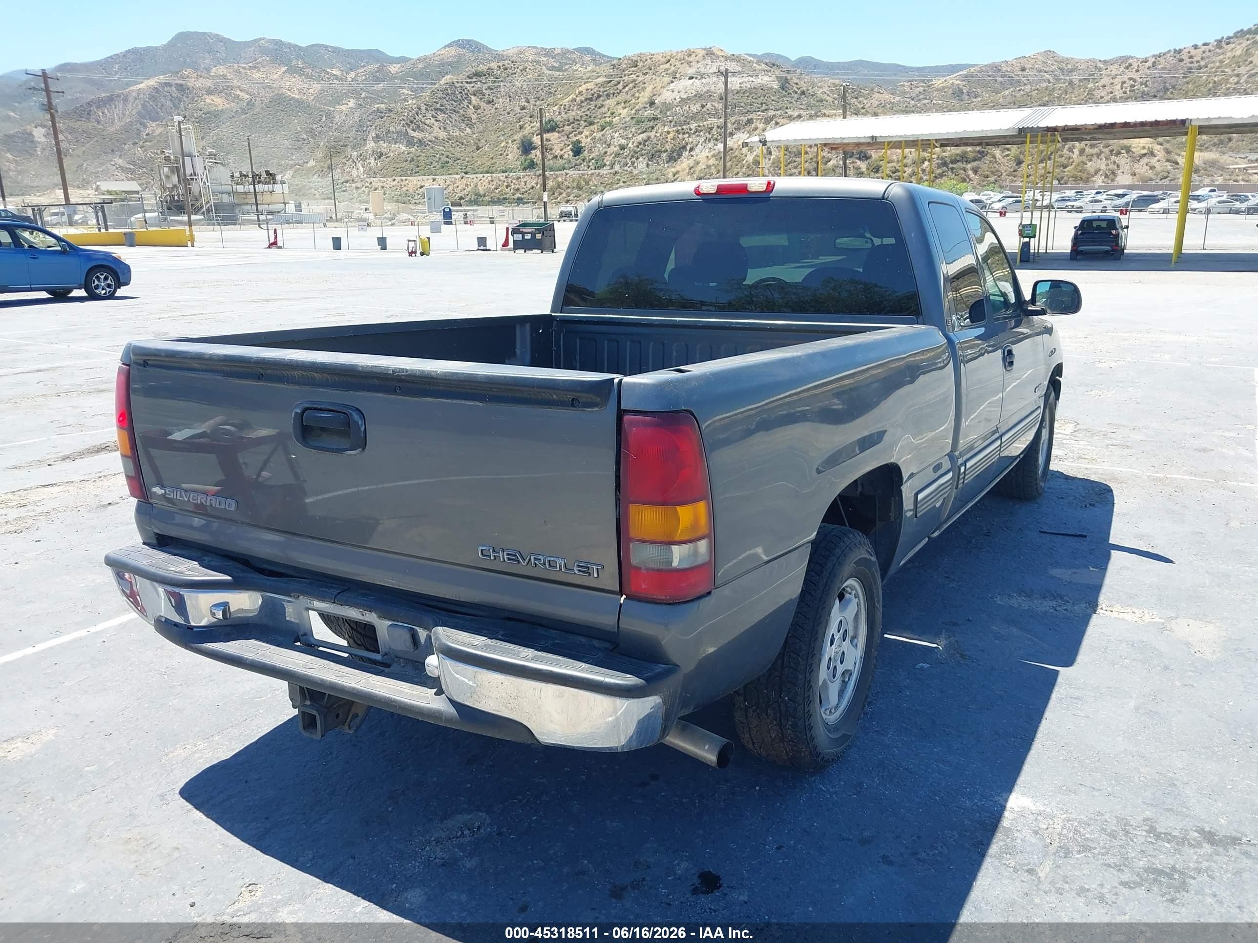 2001 Chevrolet Silverado 1500 Ls Gray vin: 2GCEC19T711358668