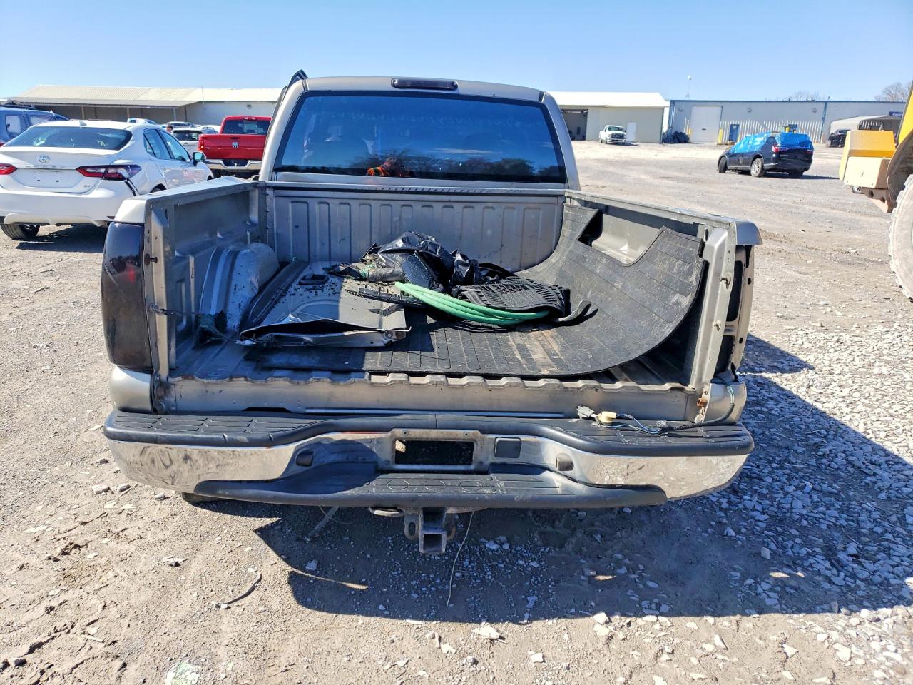 2002 Chevrolet Silverado C1500 Beige vin: 2GCEC19T721125231
