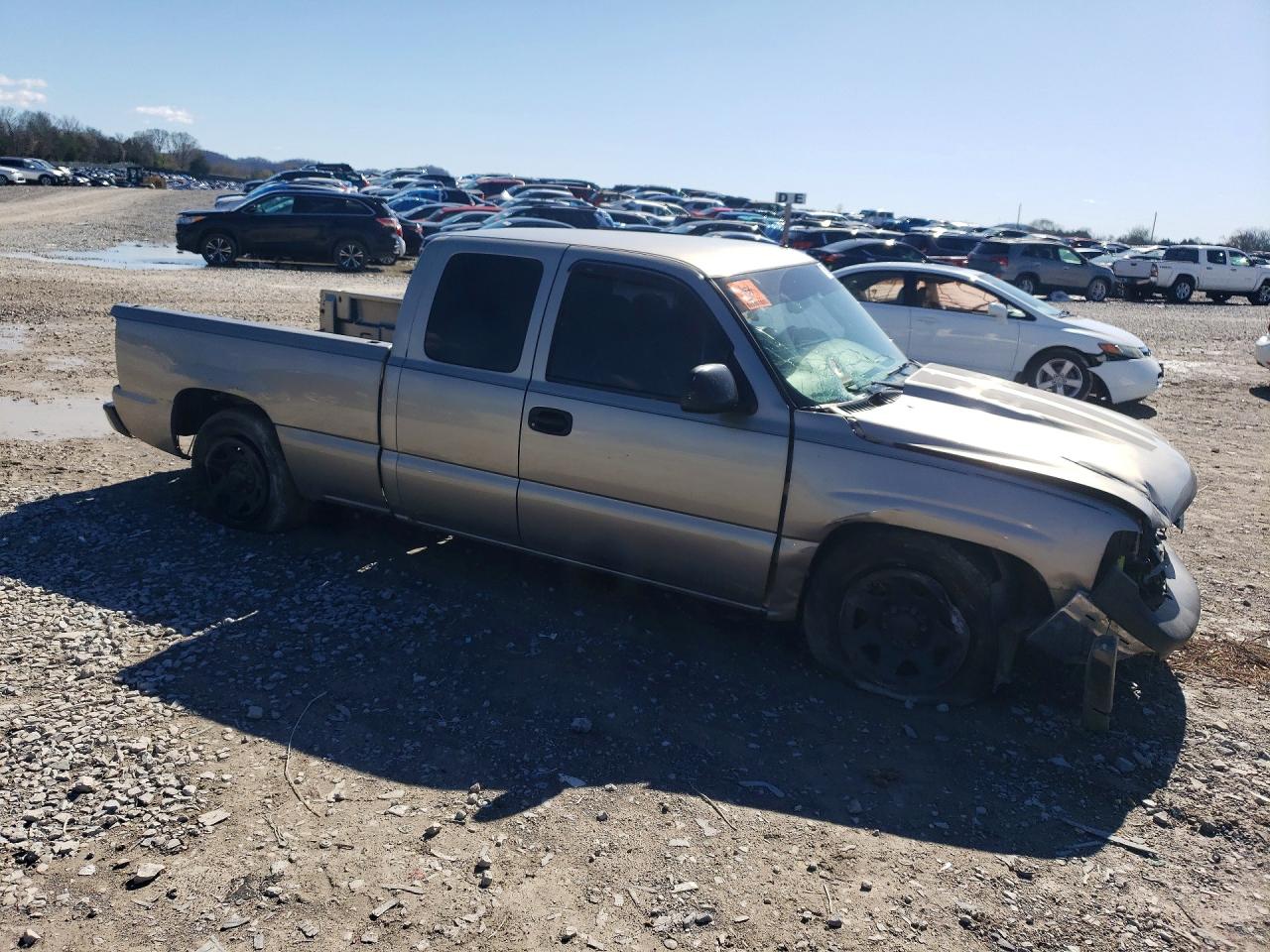 2002 Chevrolet Silverado C1500 Beige vin: 2GCEC19T721125231