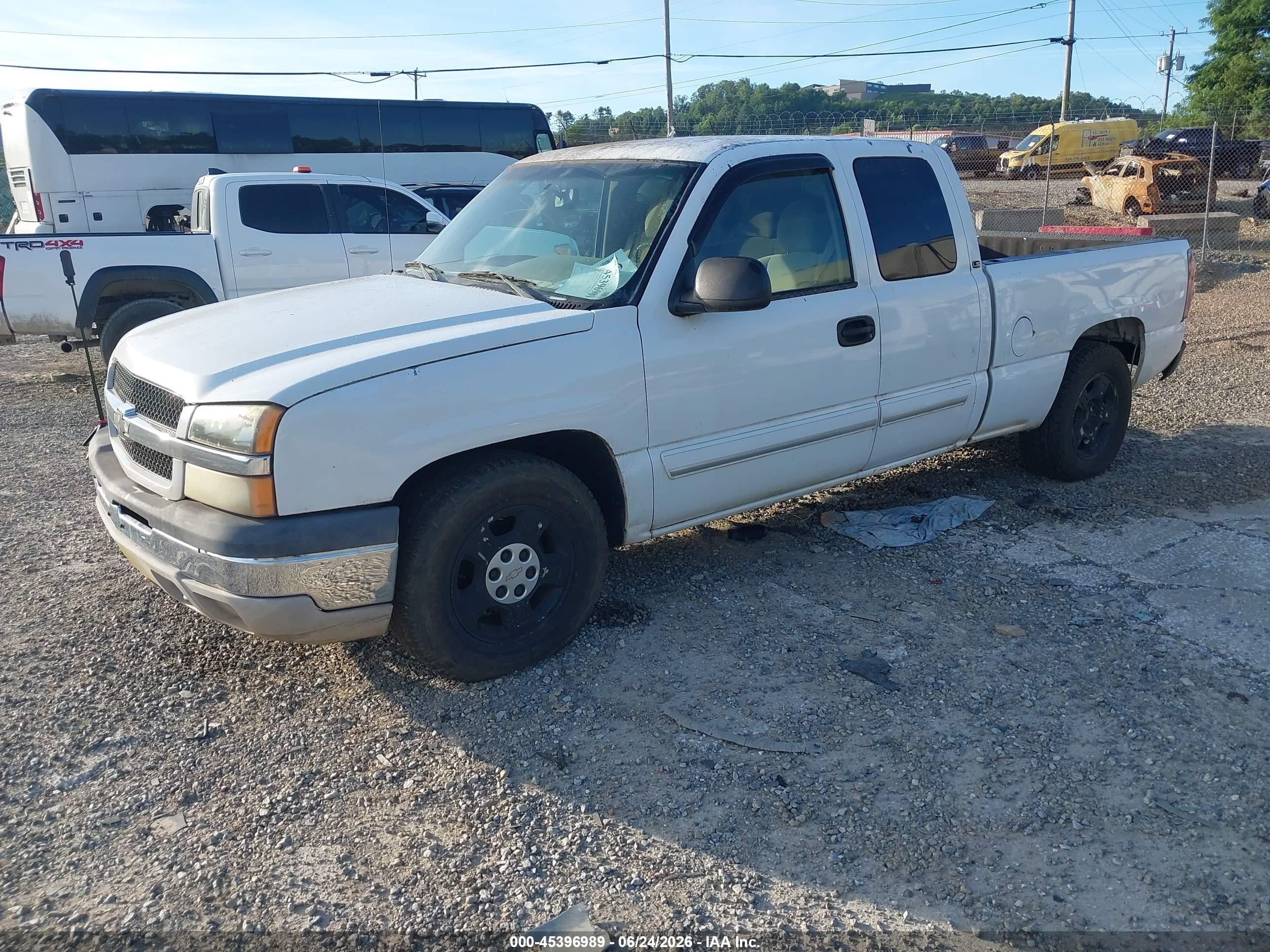 2003 Chevrolet Silverado 1500 Ls White vin: 2GCEC19T731253602