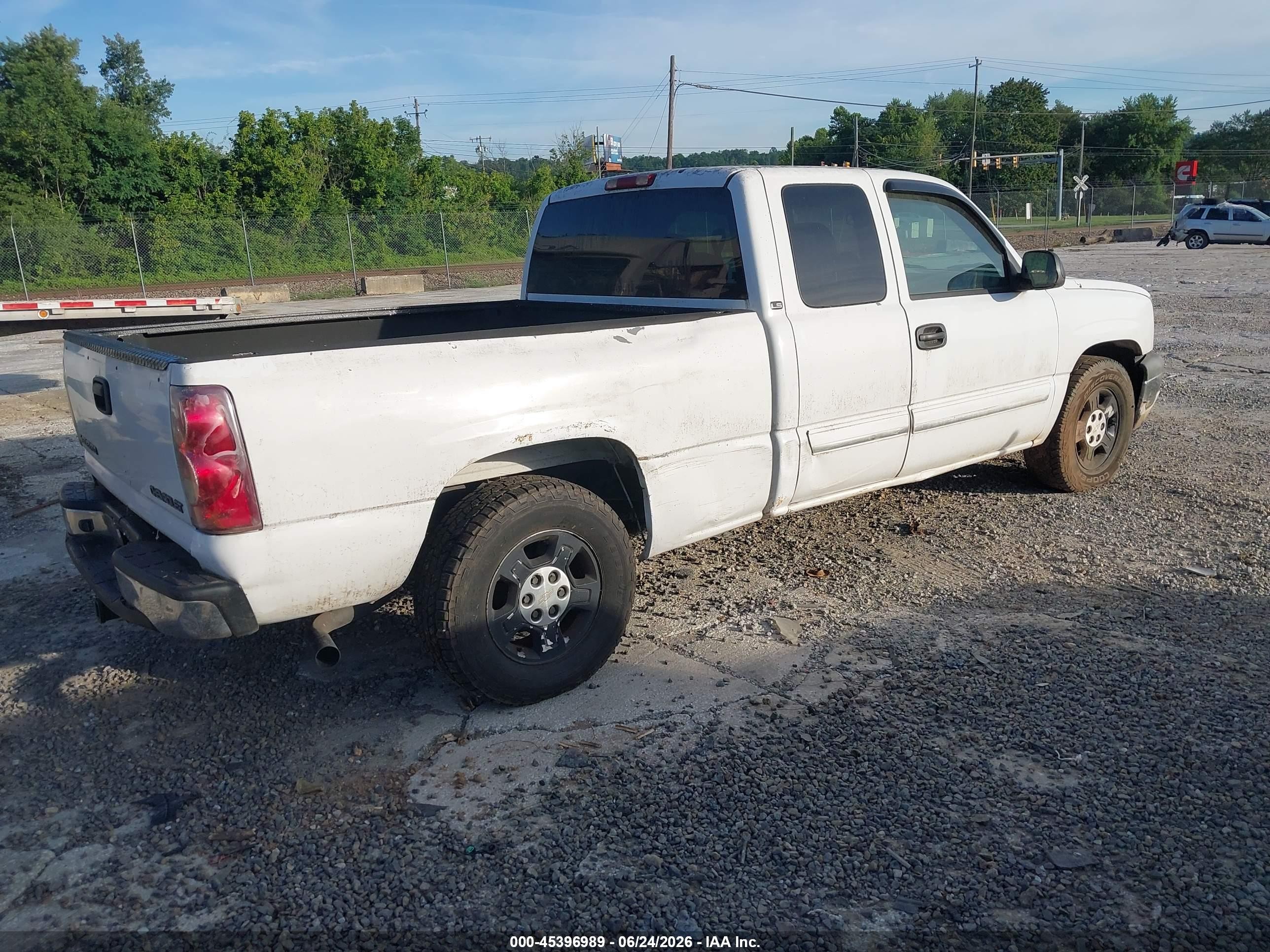 2003 Chevrolet Silverado 1500 Ls White vin: 2GCEC19T731253602