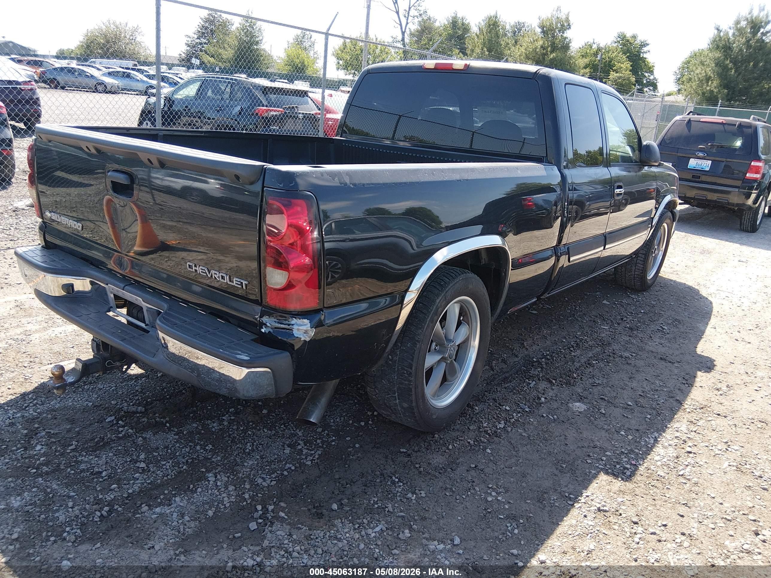 2004 Chevrolet Silverado 1500 Ls Черный vin: 2GCEC19T741303917