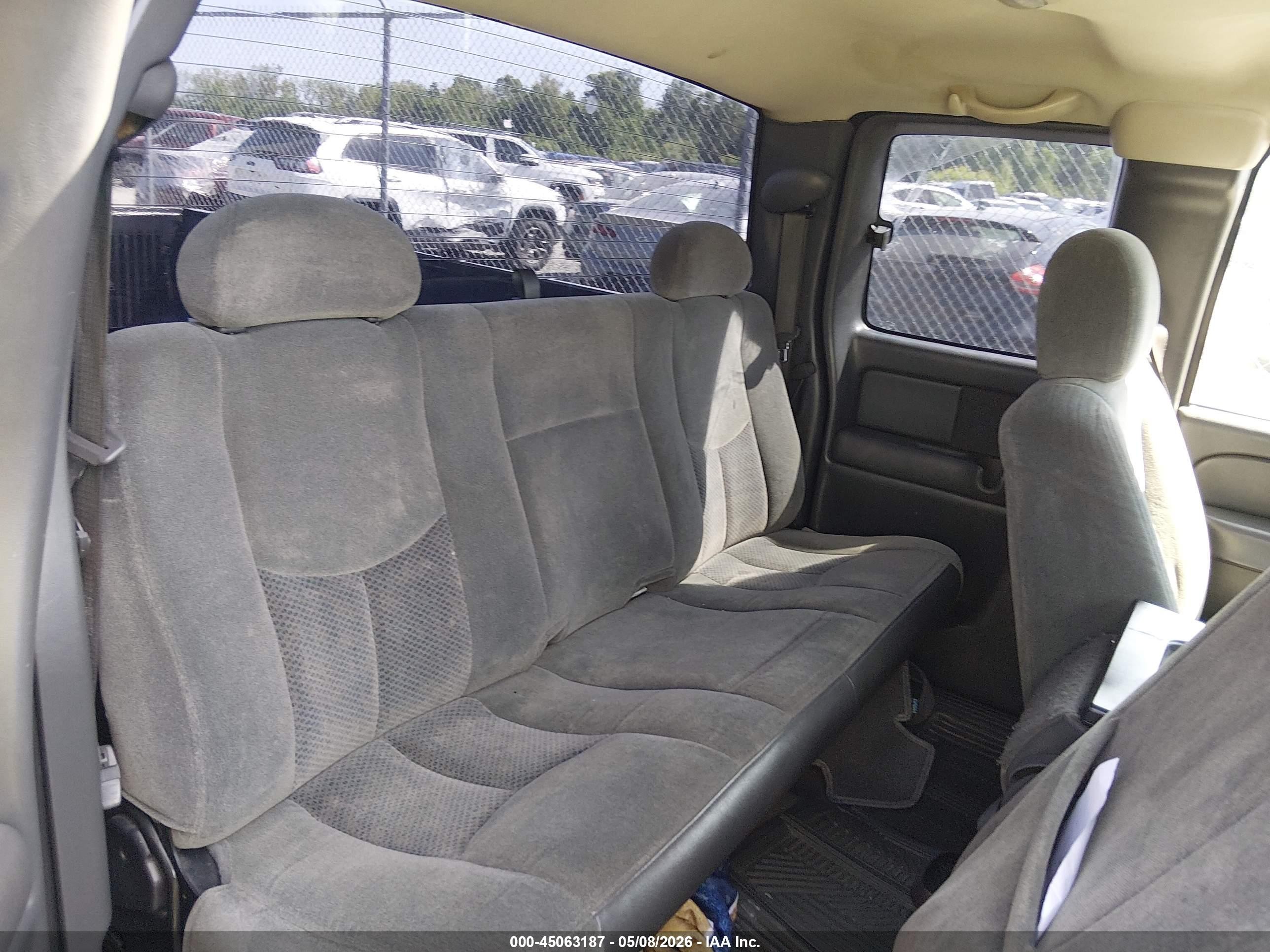 2004 Chevrolet Silverado 1500 Ls Черный vin: 2GCEC19T741303917