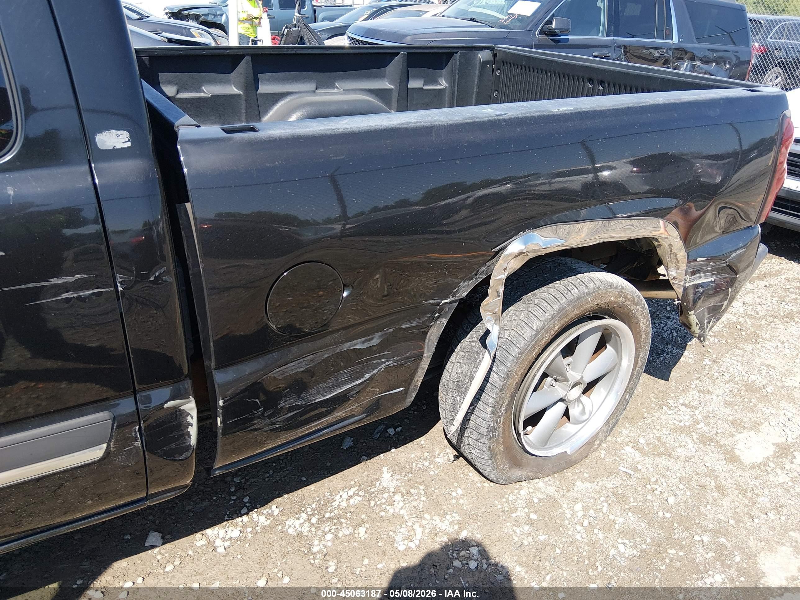 2004 Chevrolet Silverado 1500 Ls Черный vin: 2GCEC19T741303917