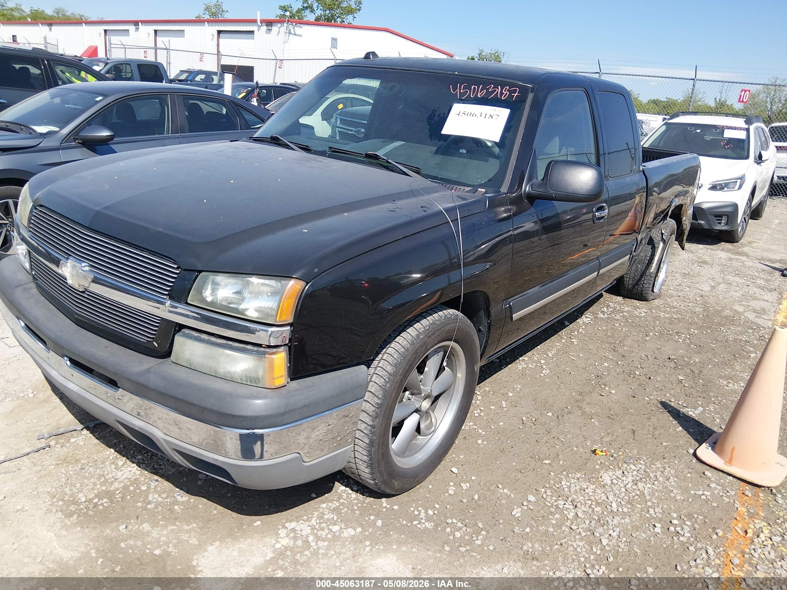 2004 Chevrolet Silverado 1500 Ls Черный vin: 2GCEC19T741303917