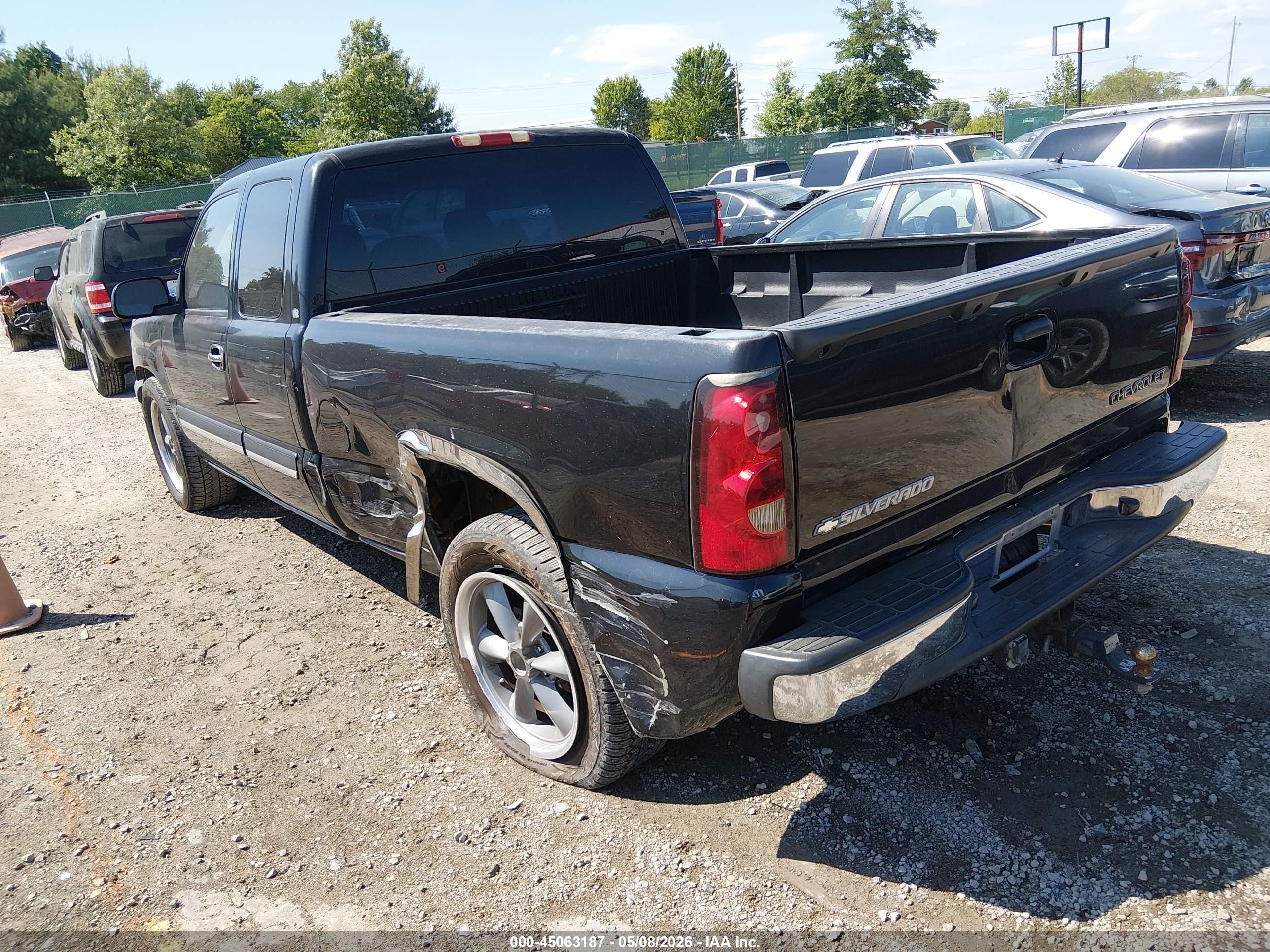 2004 Chevrolet Silverado 1500 Ls Черный vin: 2GCEC19T741303917