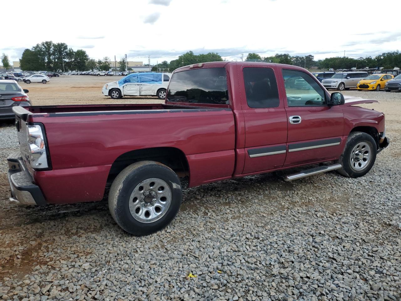 2005 Chevrolet Silverado C1500 Burgundy vin: 2GCEC19T751146763