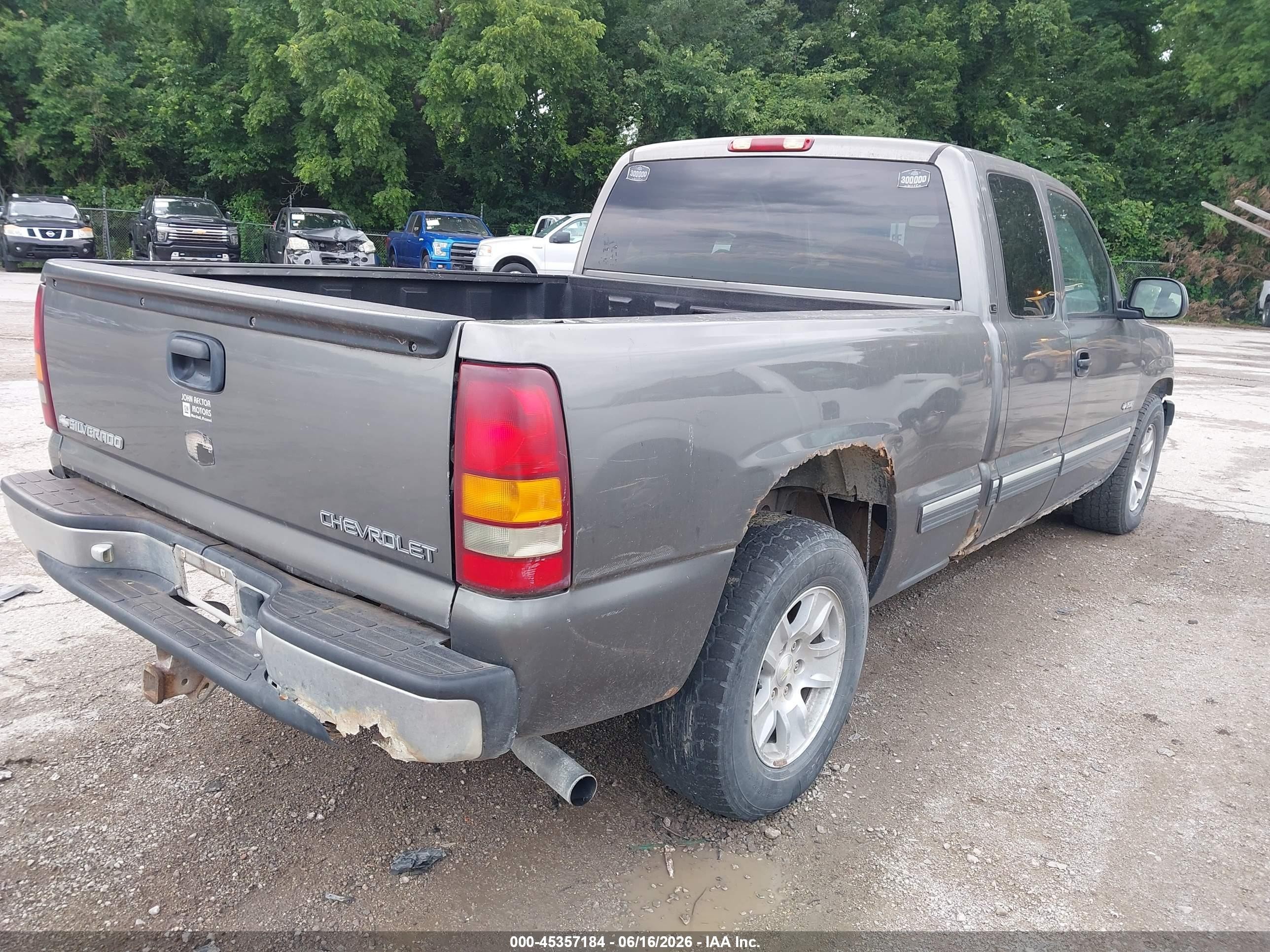 2000 Chevrolet Silverado 1500 Ls Gray vin: 2GCEC19T7Y1125447