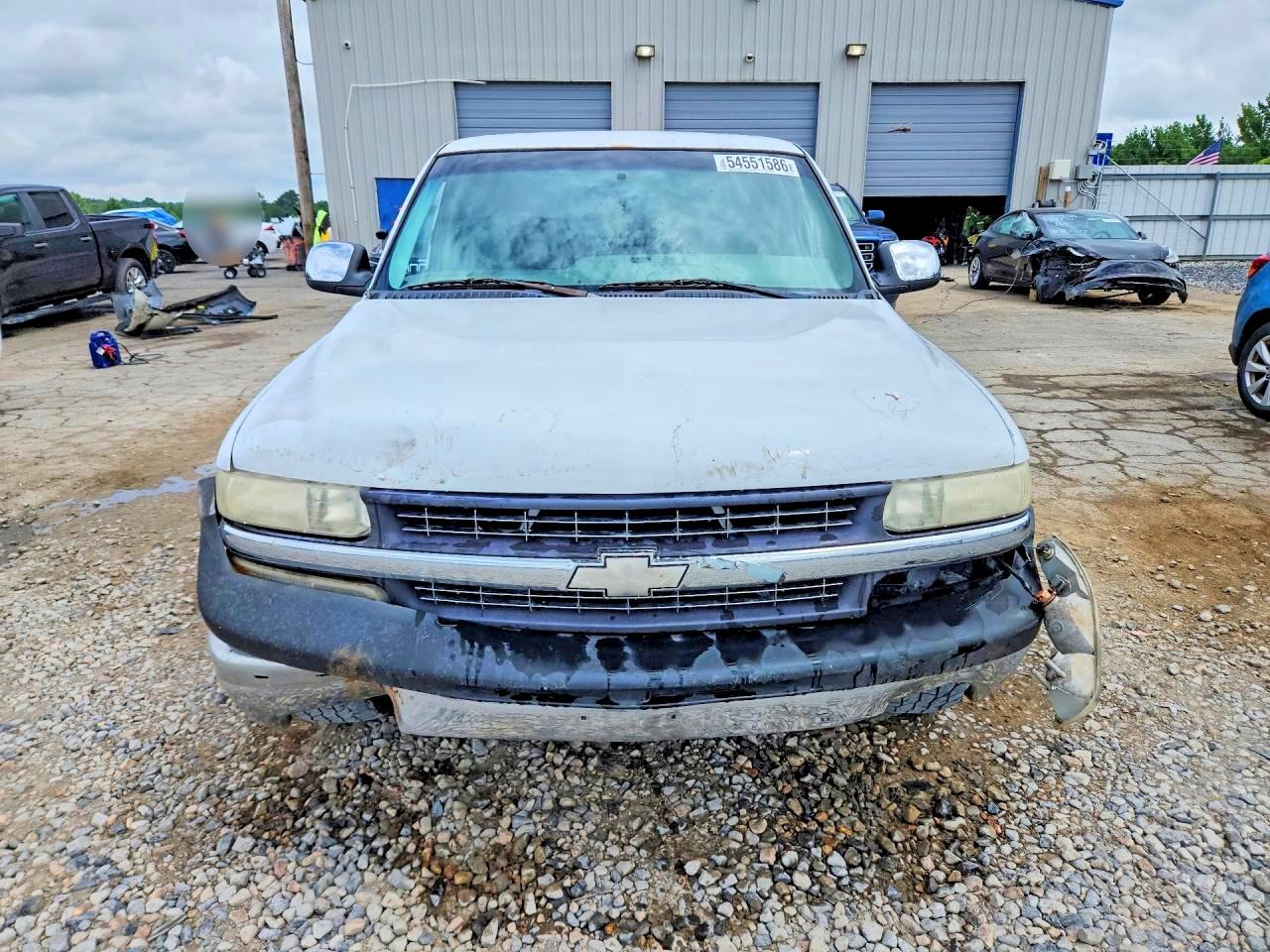2001 Chevrolet Silverado C1500 White vin: 2GCEC19T811226356