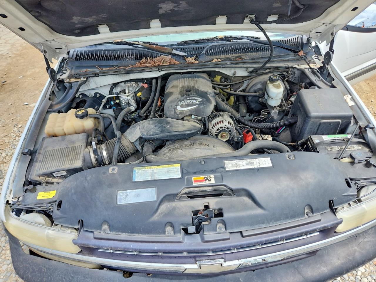 2001 Chevrolet Silverado C1500 White vin: 2GCEC19T811226356