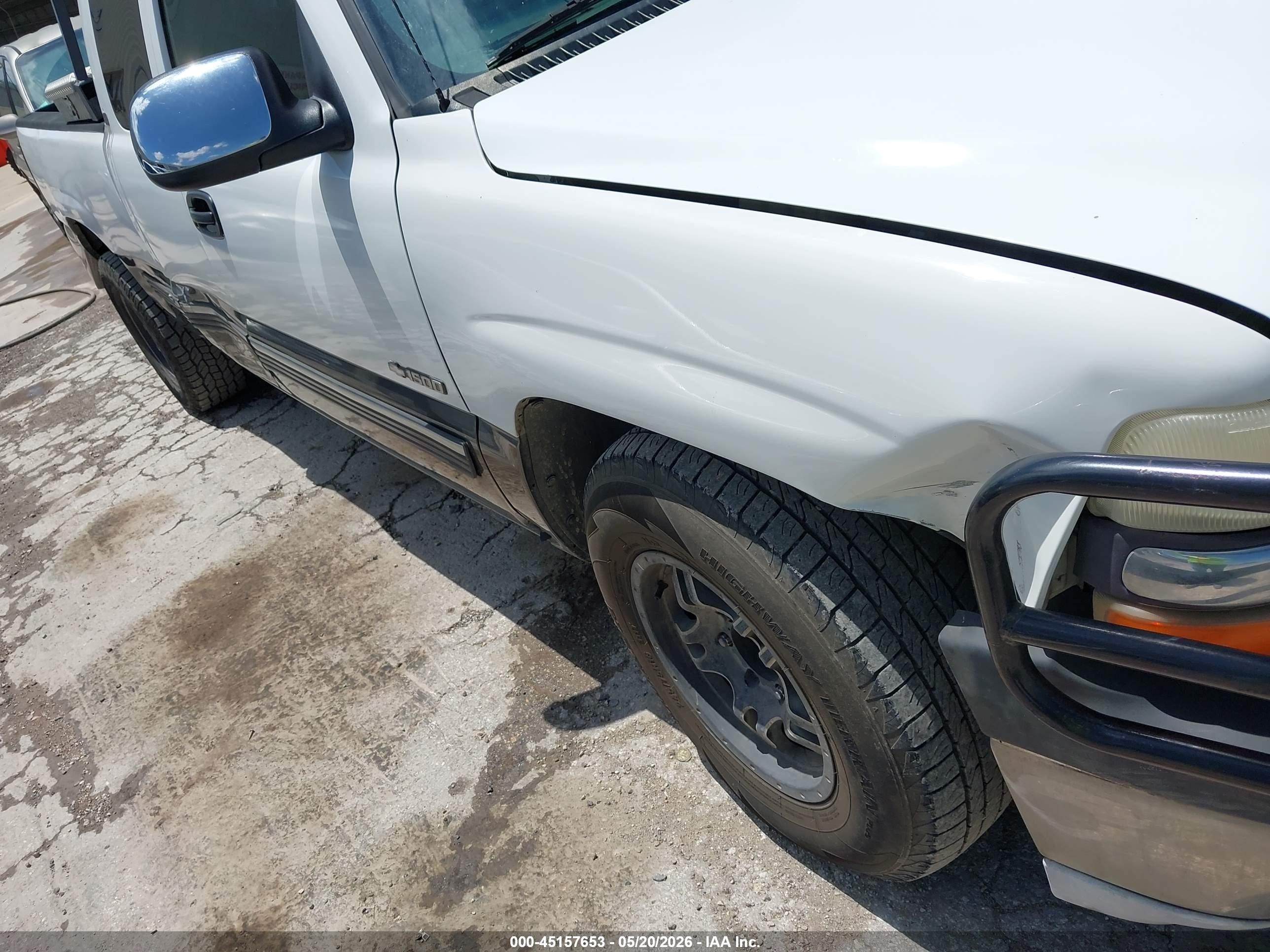 2001 Chevrolet Silverado 1500 Ls White vin: 2GCEC19T811326618