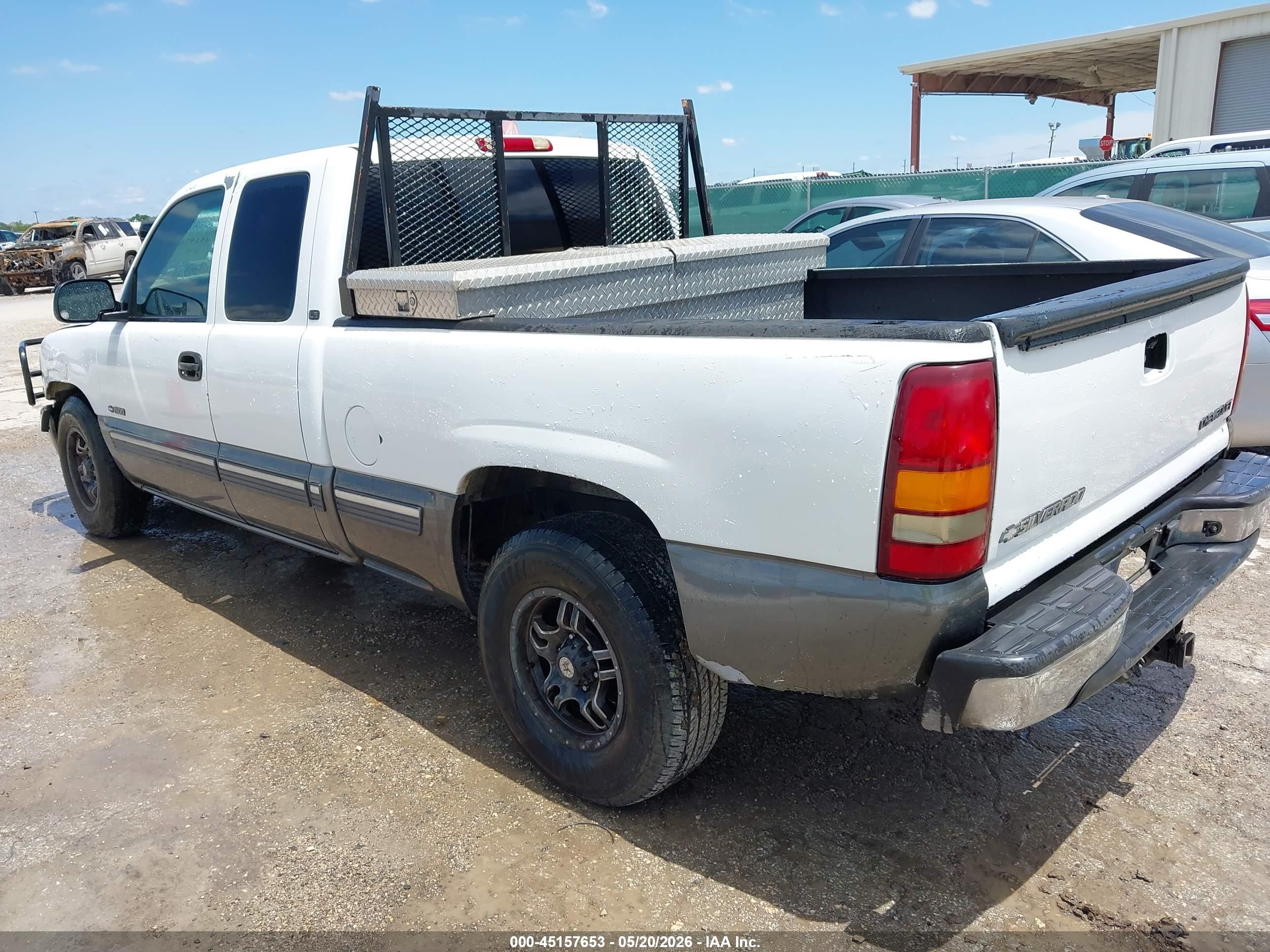 2001 Chevrolet Silverado 1500 Ls White vin: 2GCEC19T811326618