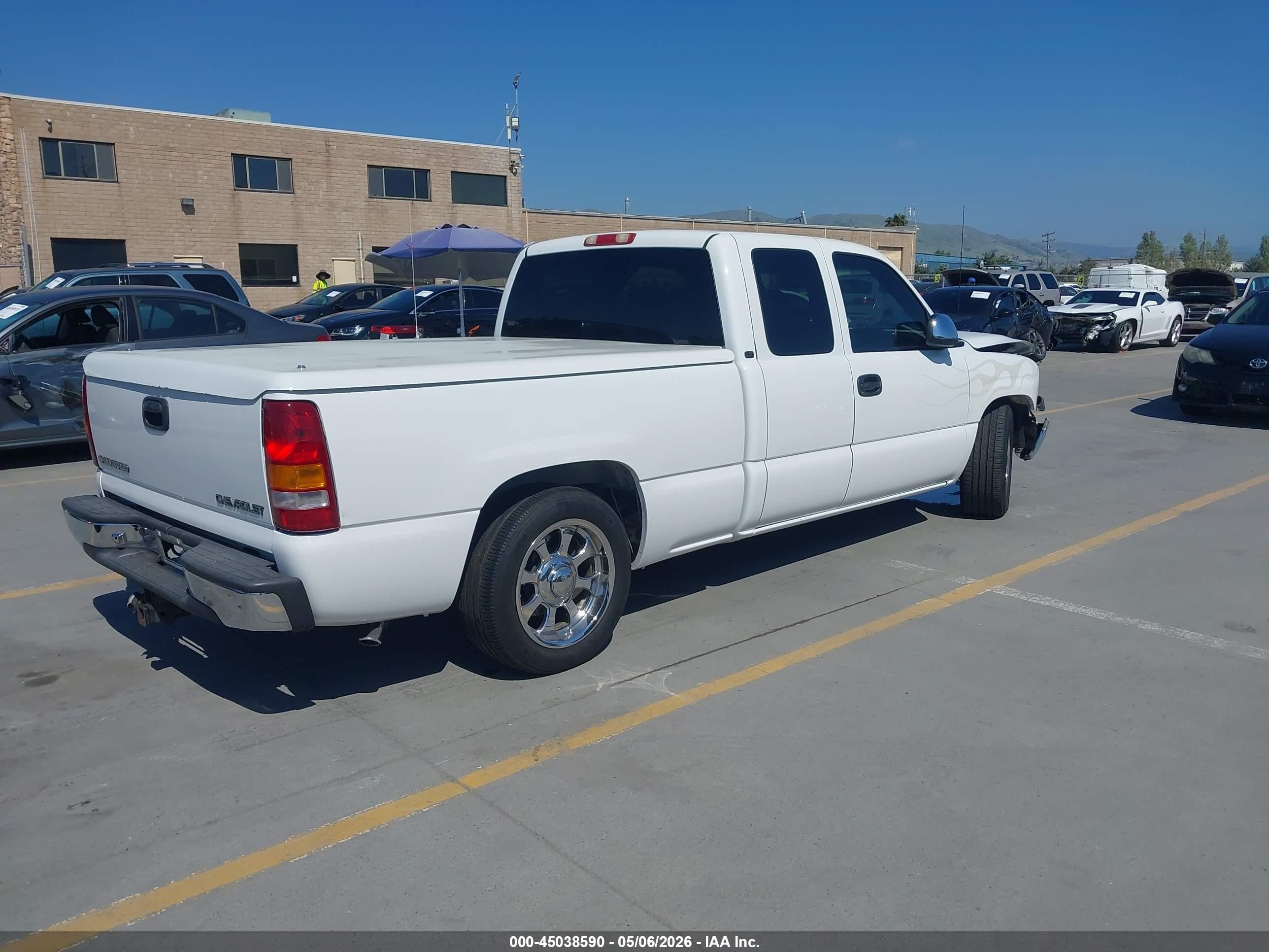 2002 Chevrolet Silverado 1500 Lt White vin: 2GCEC19T821121060