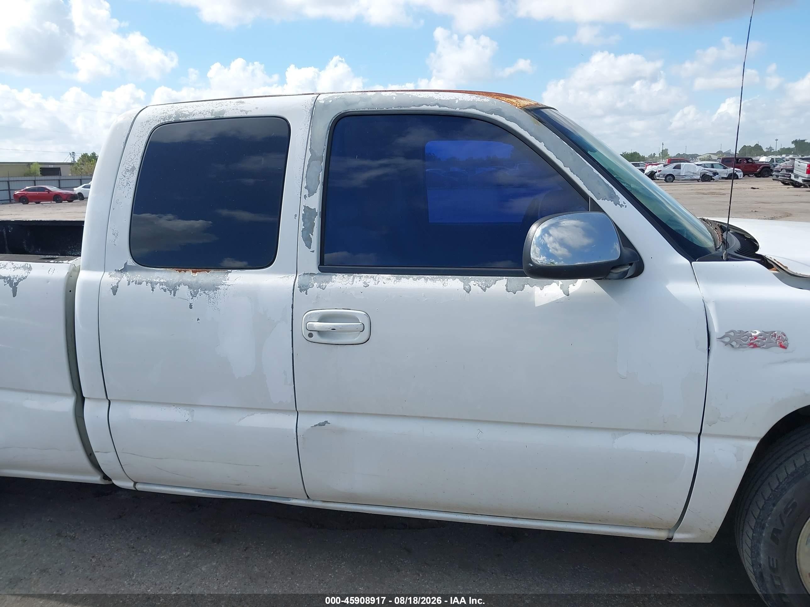 2002 Chevrolet Silverado 1500 Ls White vin: 2GCEC19T821326183