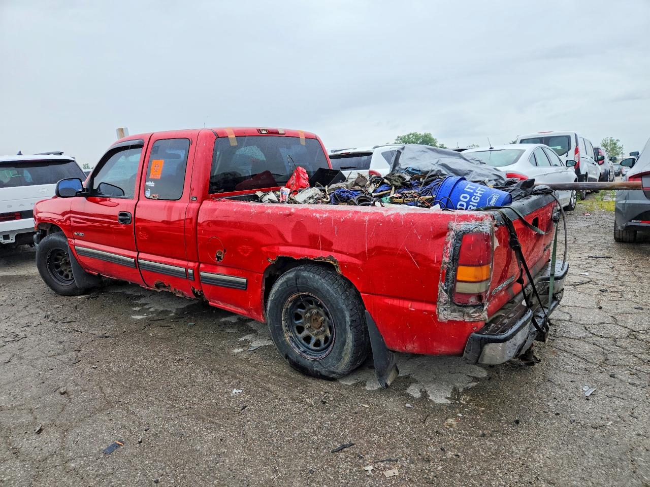2002 Chevrolet Silverado C1500 Red vin: 2GCEC19T821341900
