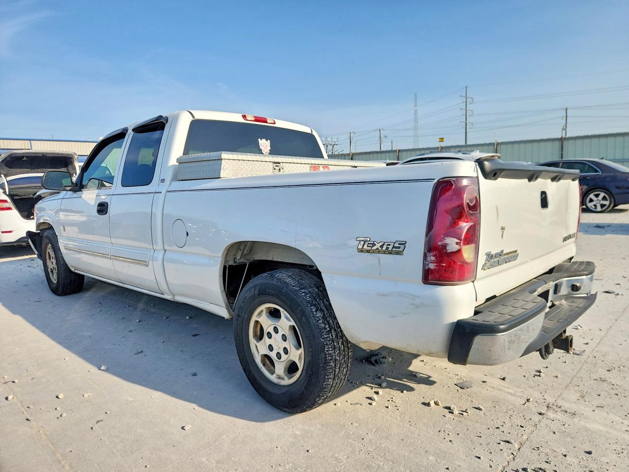 2003 Chevrolet Silverado C1500 White vin: 2GCEC19T831231978