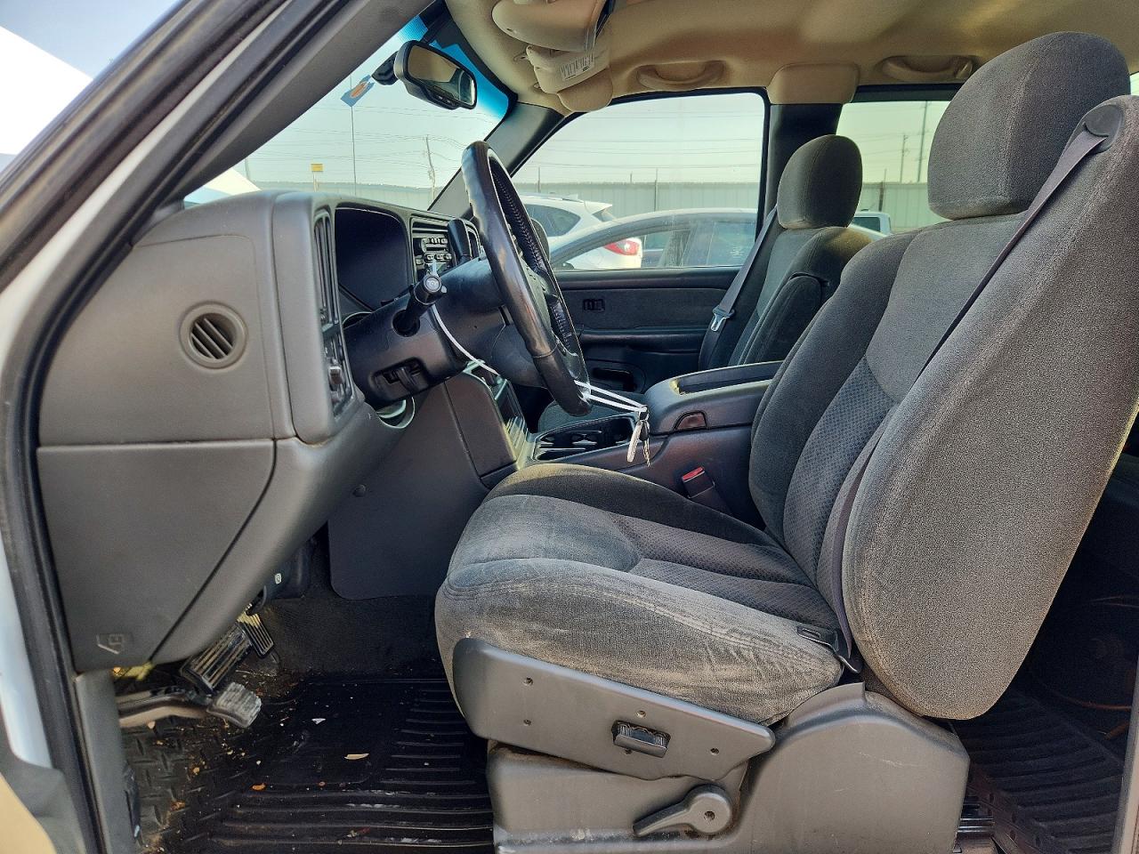 2003 Chevrolet Silverado C1500 White vin: 2GCEC19T831231978