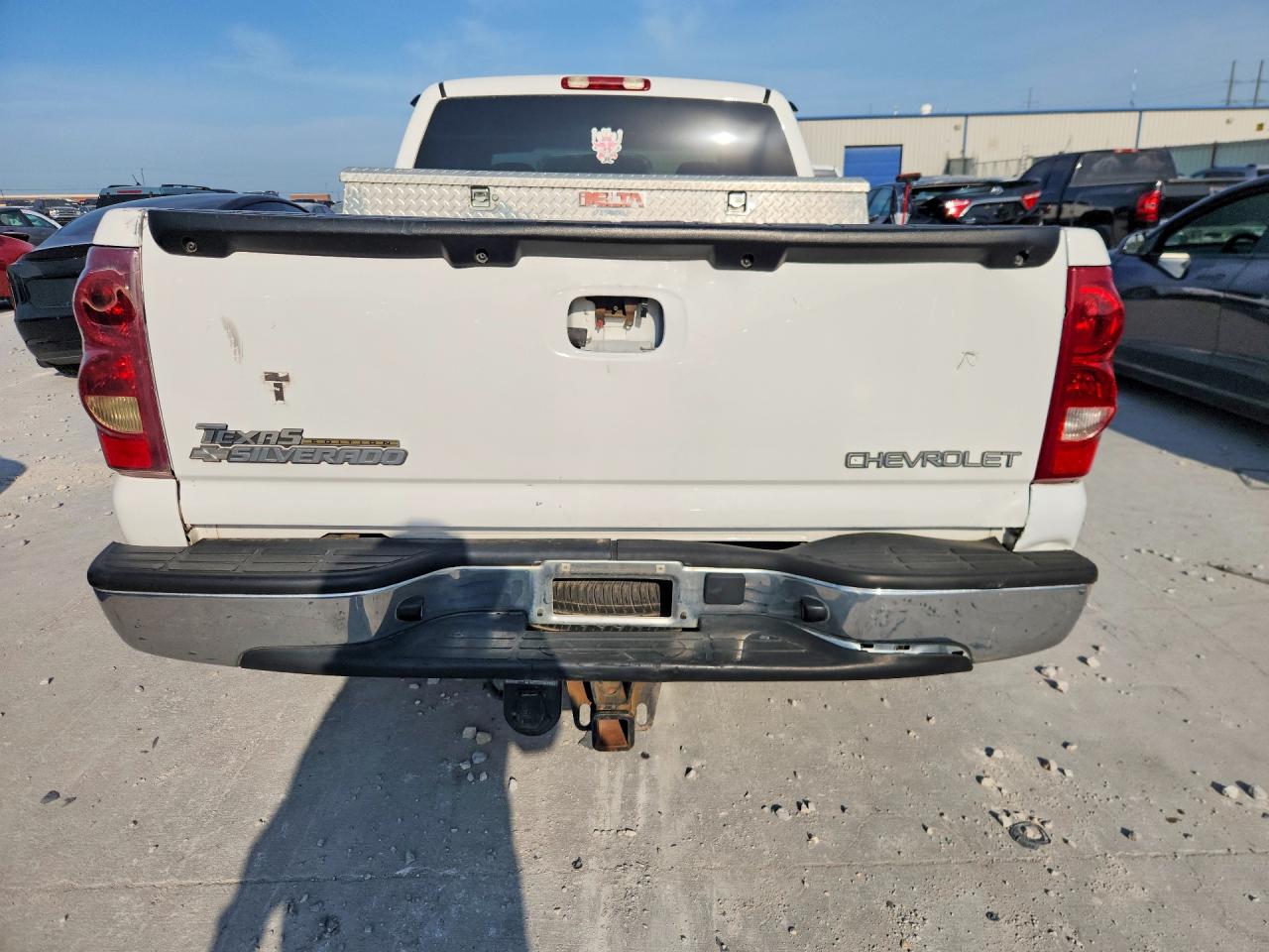 2003 Chevrolet Silverado C1500 White vin: 2GCEC19T831231978