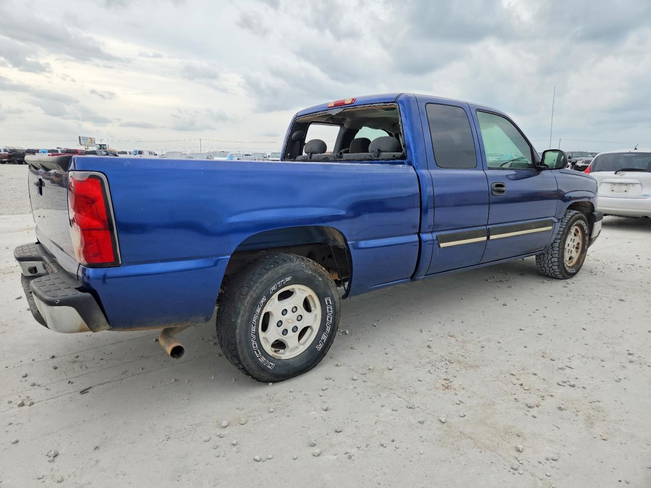 2004 Chevrolet Silverado C1500 Blue vin: 2GCEC19T841185442
