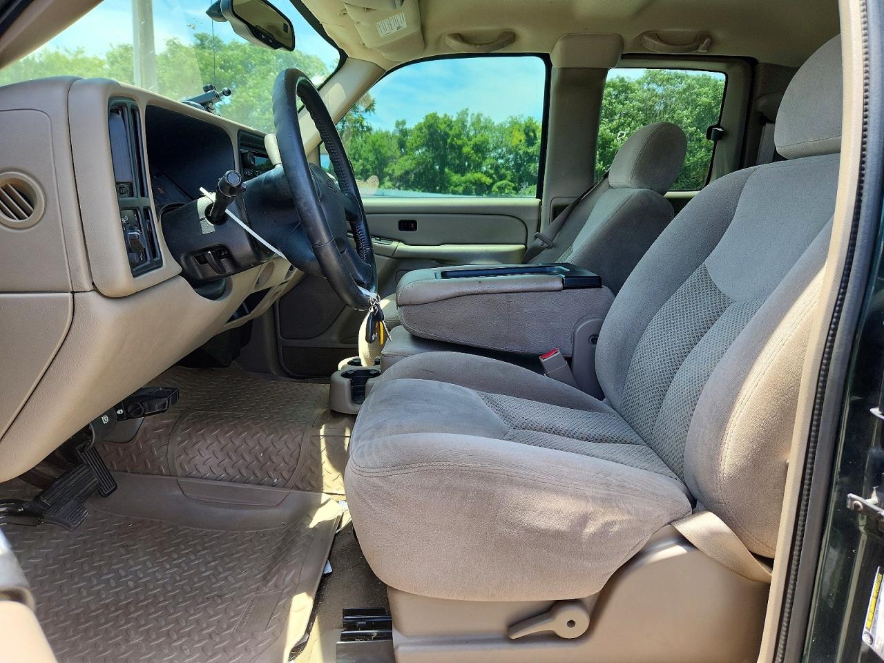 2004 Chevrolet Silverado C1500 Black vin: 2GCEC19T841204216