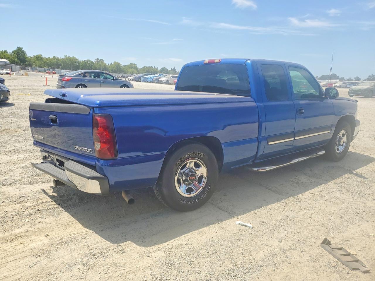 2004 Chevrolet Silverado C1500 Blue vin: 2GCEC19T841288179