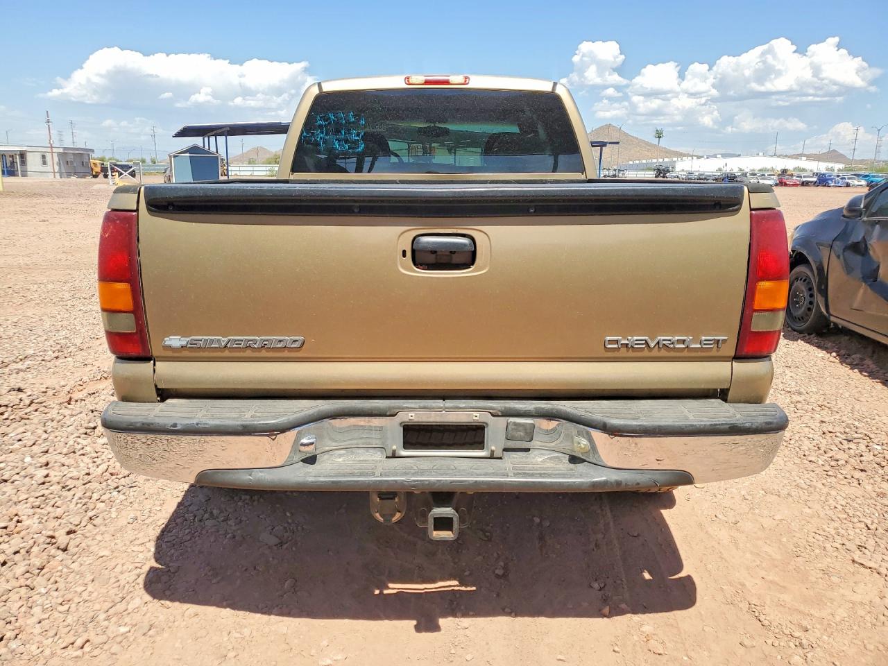2000 Chevrolet Silverado C1500 Gold vin: 2GCEC19T8Y1351335