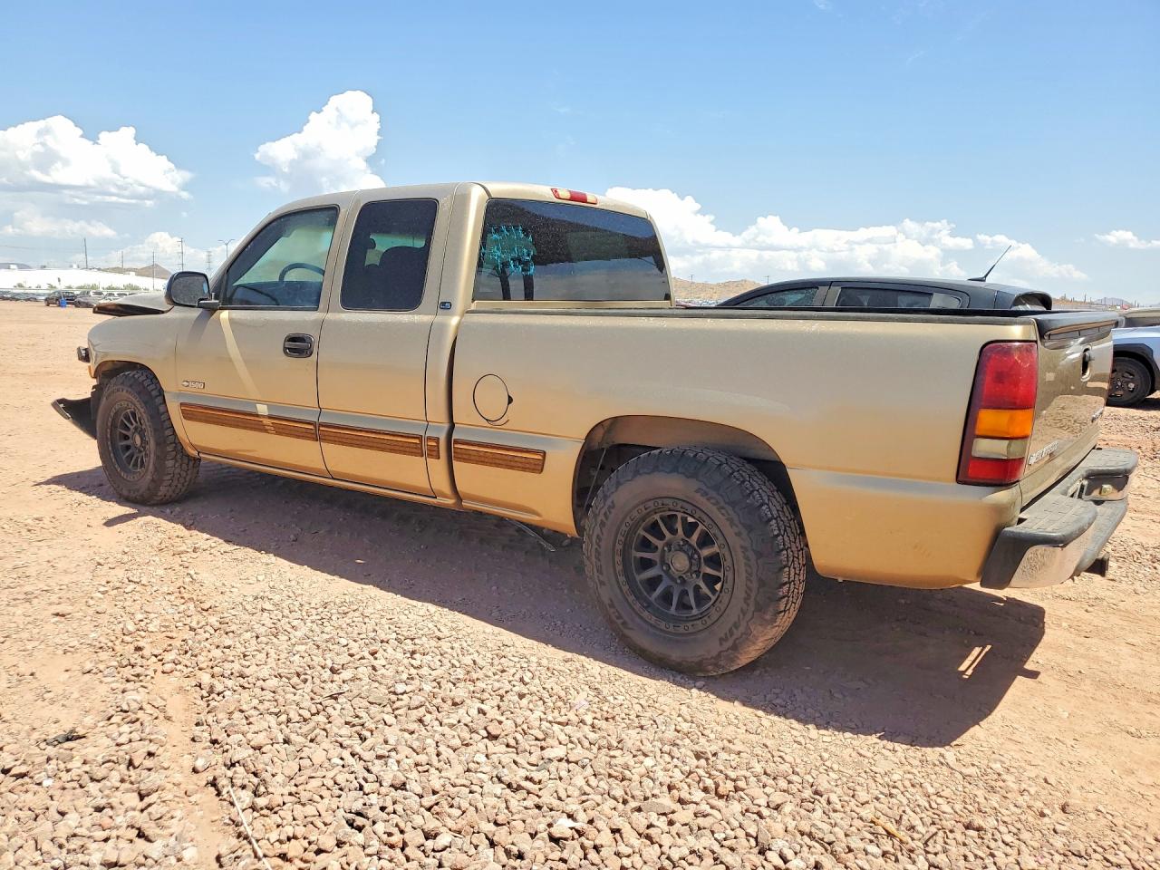 2000 Chevrolet Silverado C1500 Gold vin: 2GCEC19T8Y1351335