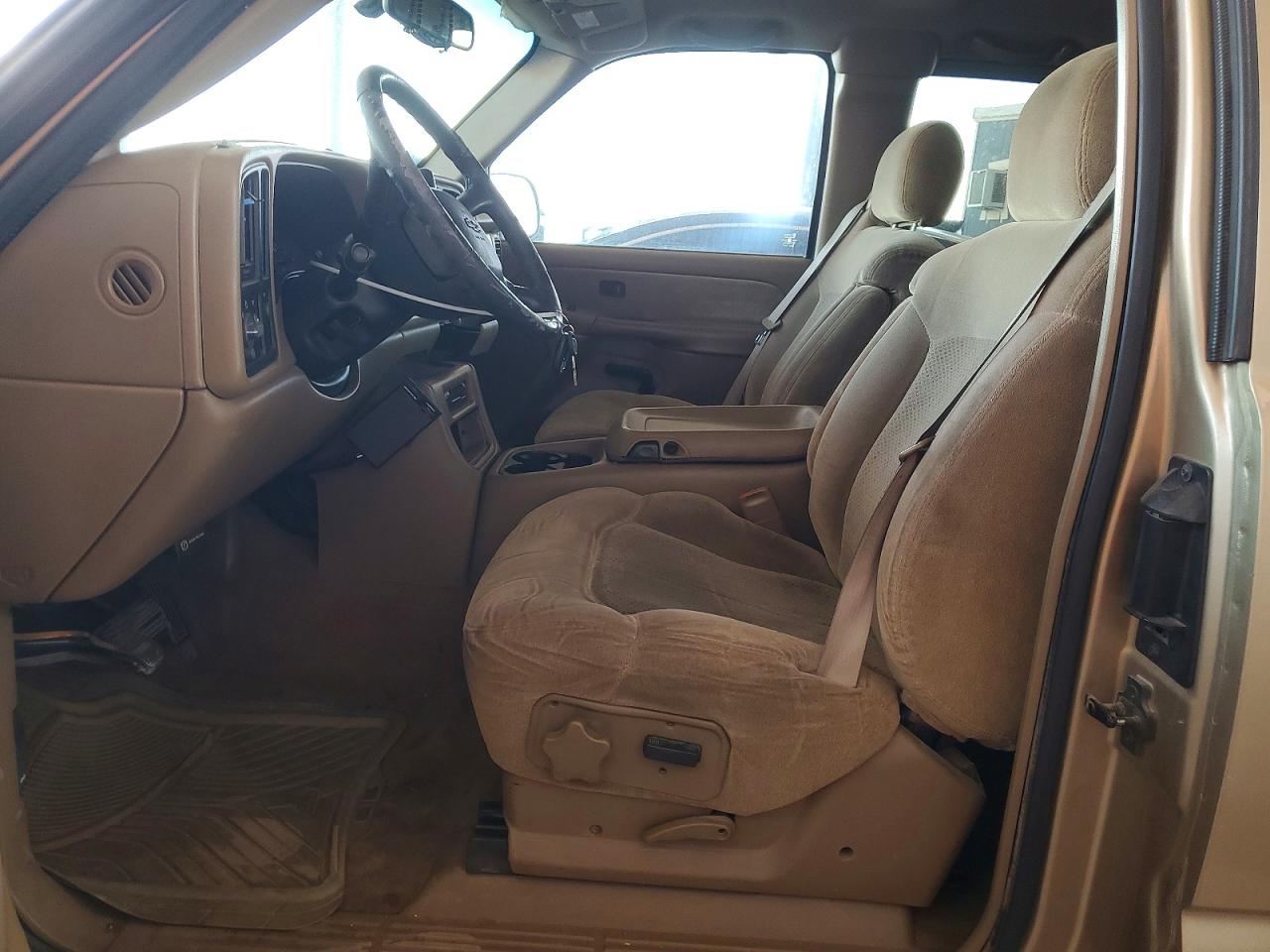 2000 Chevrolet Silverado C1500 Gold vin: 2GCEC19T8Y1351335