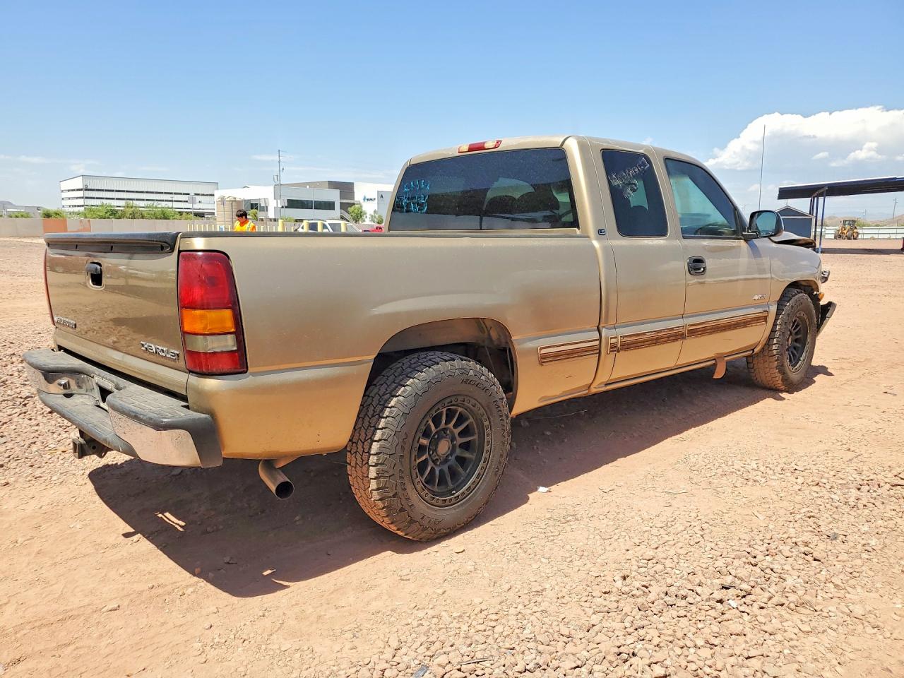 2000 Chevrolet Silverado C1500 Gold vin: 2GCEC19T8Y1351335