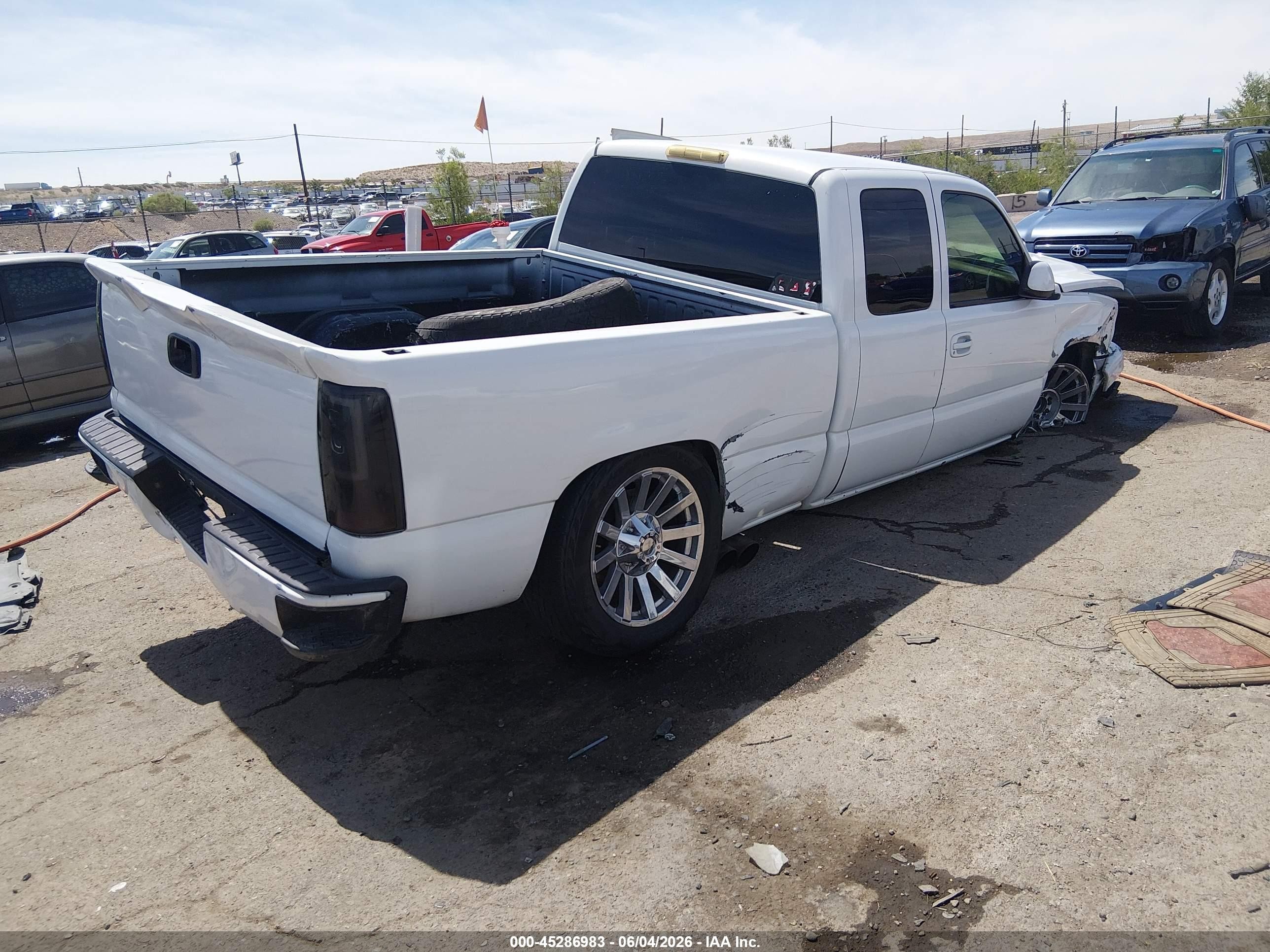 2000 Chevrolet Silverado 1500 Ls White vin: 2GCEC19T8Y1370872