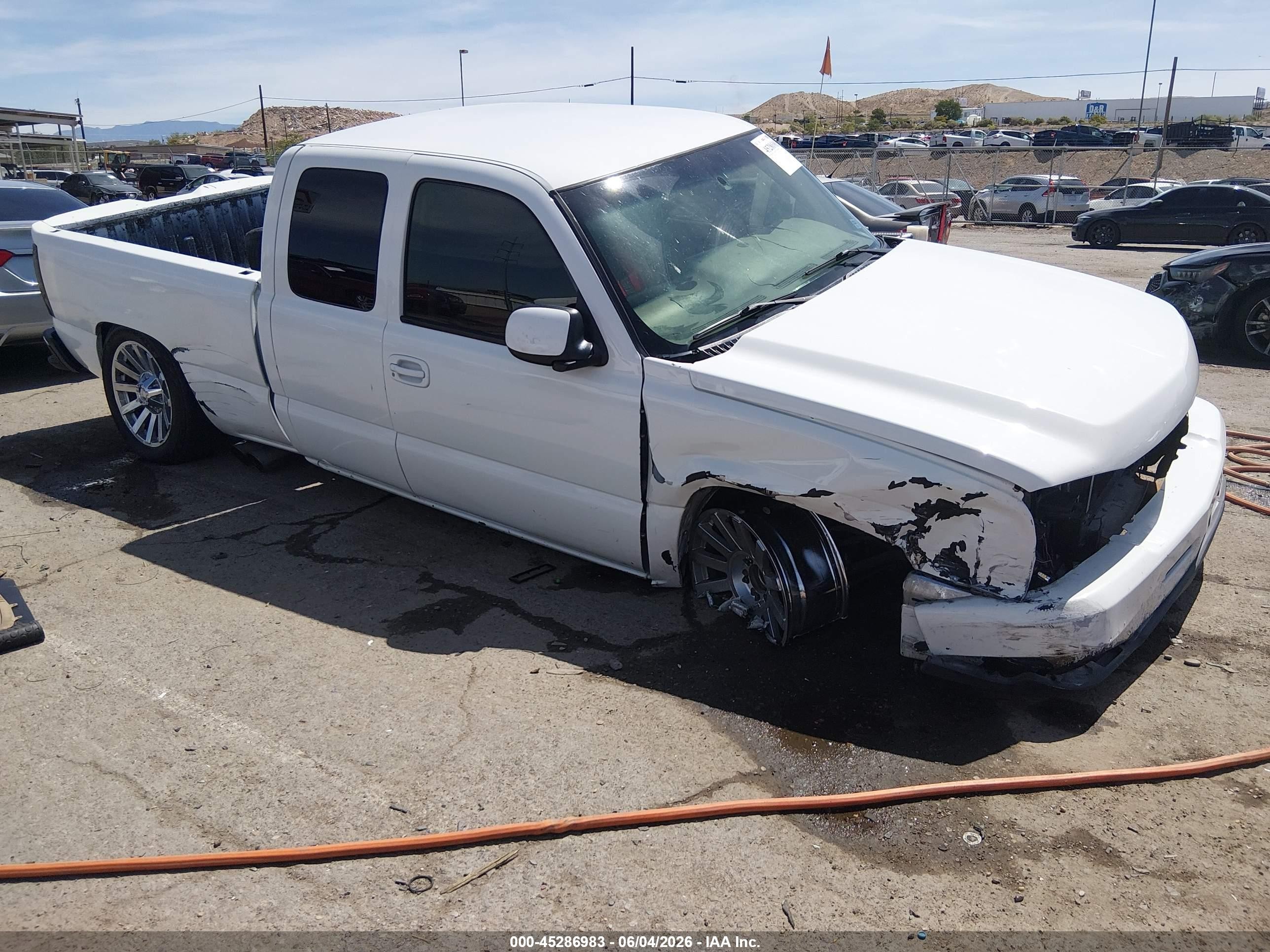 2000 Chevrolet Silverado 1500 Ls White vin: 2GCEC19T8Y1370872
