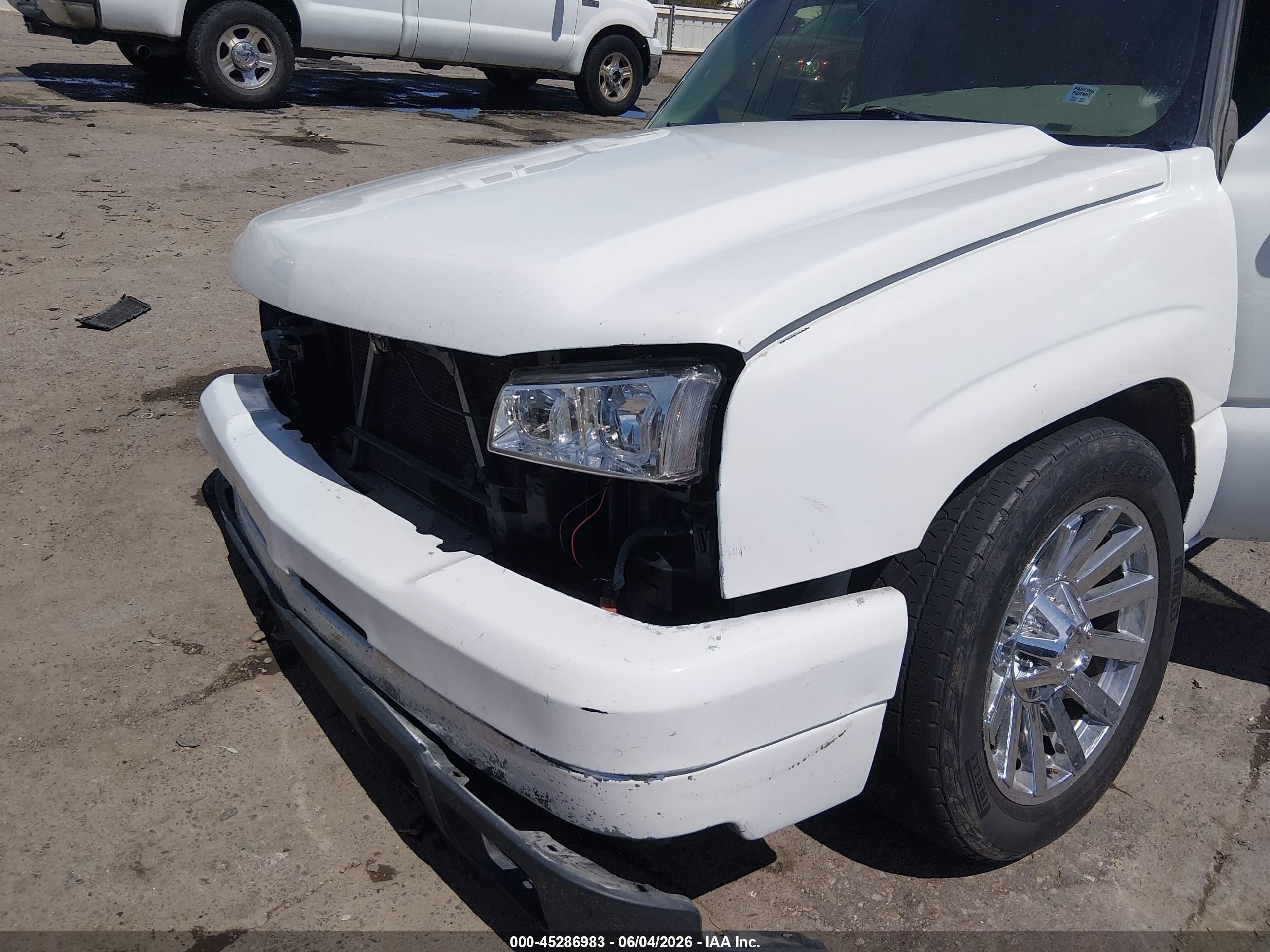 2000 Chevrolet Silverado 1500 Ls White vin: 2GCEC19T8Y1370872