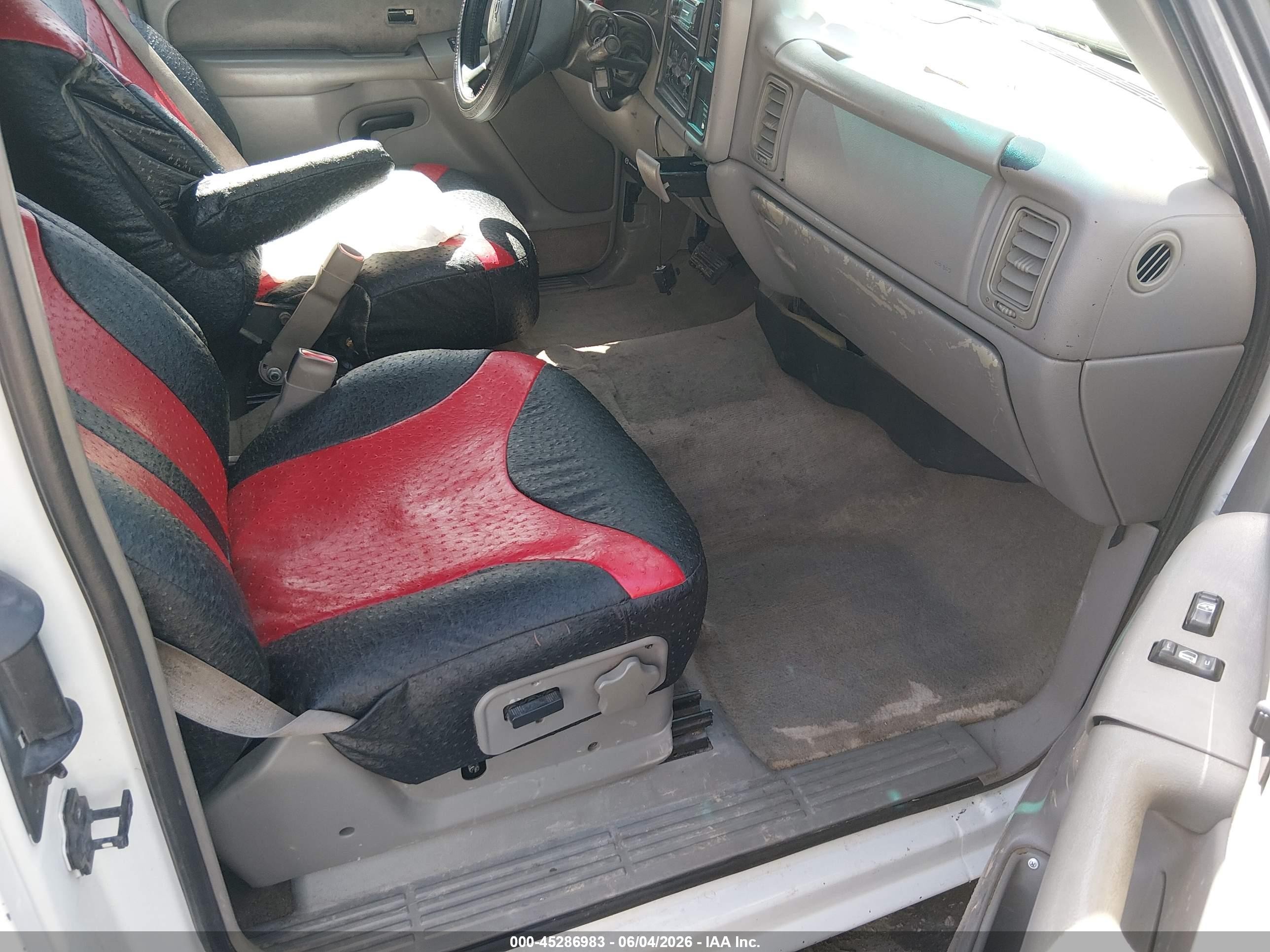 2000 Chevrolet Silverado 1500 Ls White vin: 2GCEC19T8Y1370872