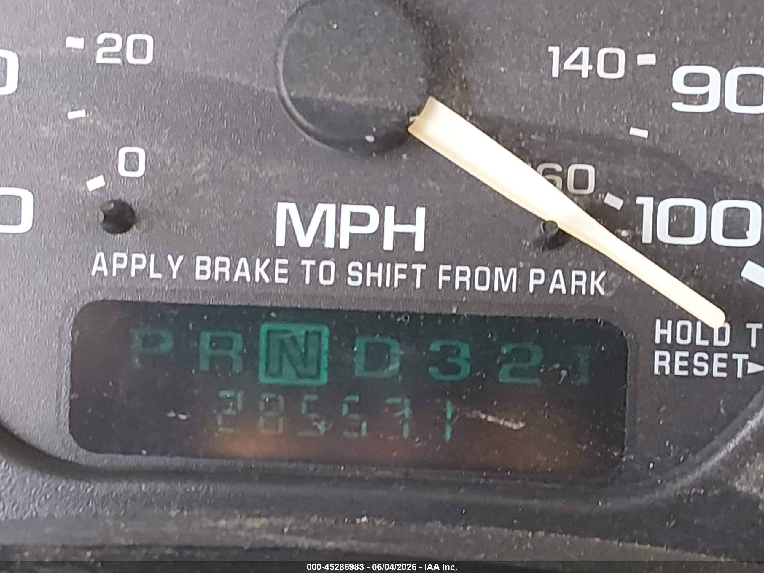 2000 Chevrolet Silverado 1500 Ls White vin: 2GCEC19T8Y1370872
