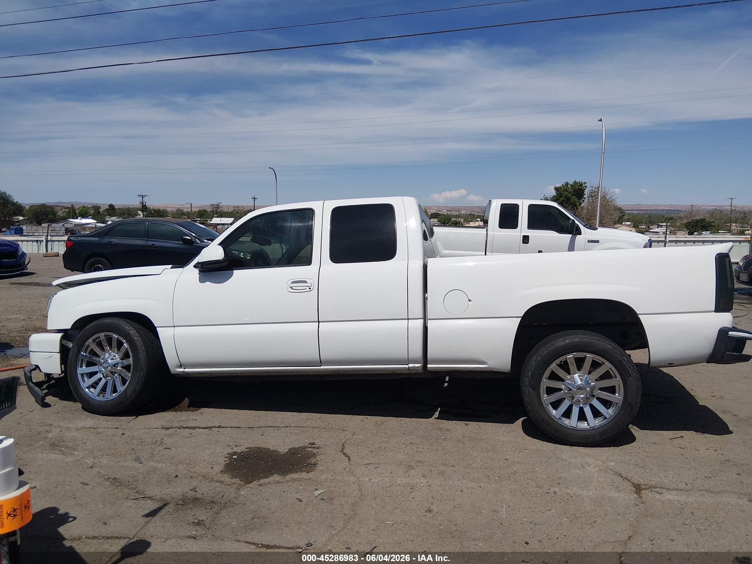 2000 Chevrolet Silverado 1500 Ls White vin: 2GCEC19T8Y1370872