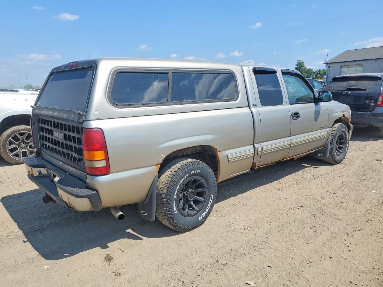 2000 Chevrolet Silverado C1500 Silver vin: 2GCEC19T8Y1385209