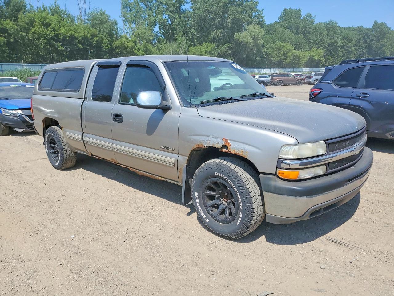 2000 Chevrolet Silverado C1500 Silver vin: 2GCEC19T8Y1385209