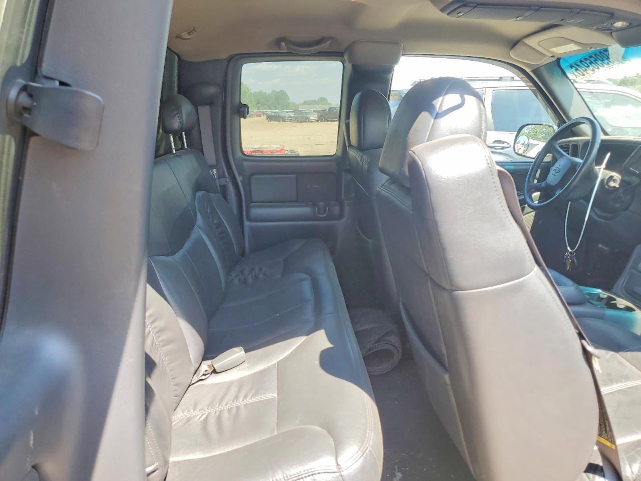 2000 Chevrolet Silverado C1500 Silver vin: 2GCEC19T8Y1385209