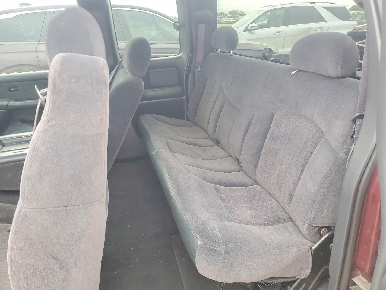 2001 Chevrolet Silverado C1500 Maroon vin: 2GCEC19T911301498