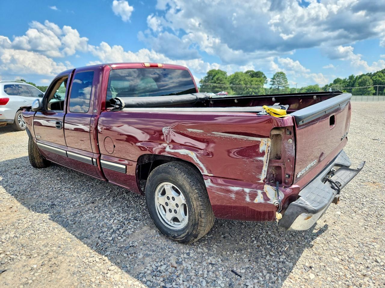 2002 Chevrolet Silverado C1500 Maroon vin: 2GCEC19T921146422