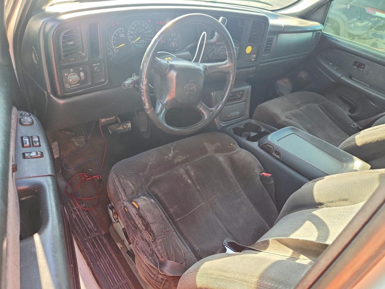 2002 Chevrolet Silverado C1500 White vin: 2GCEC19T921219496