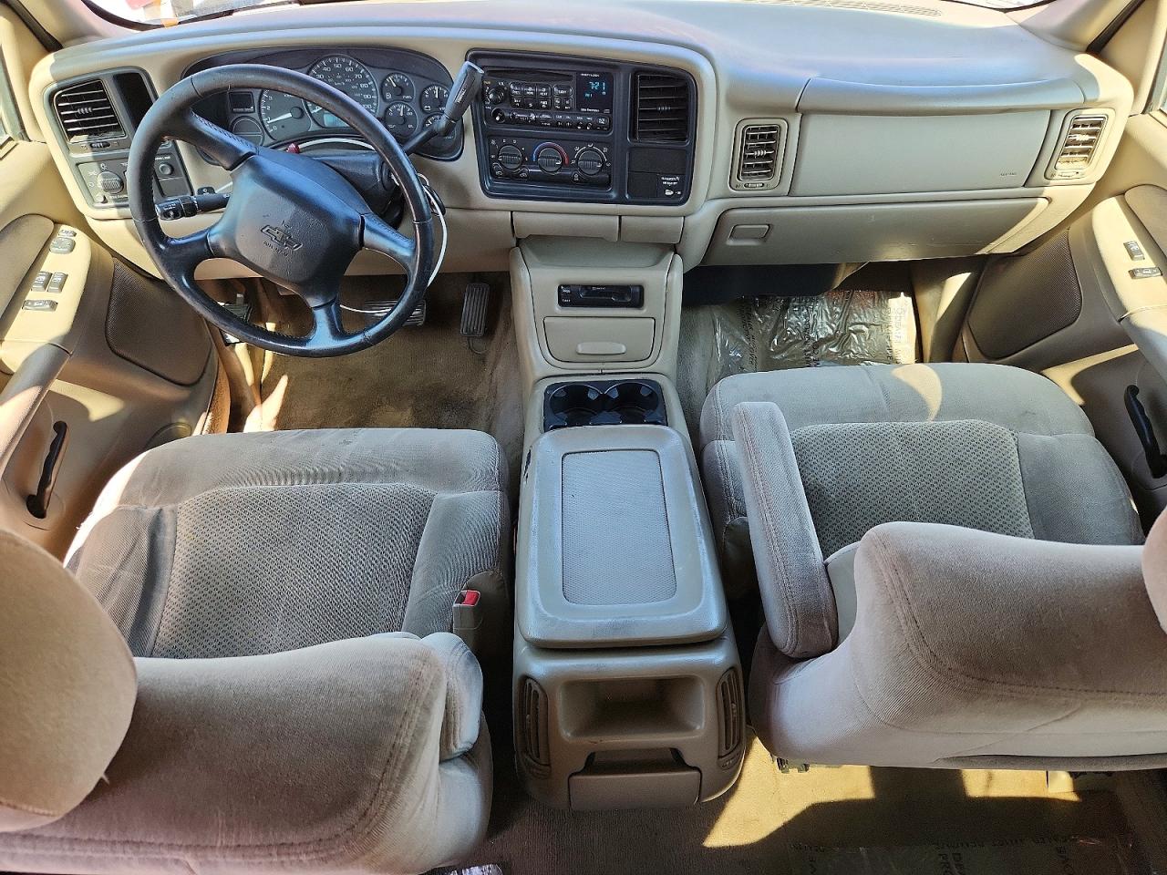 2002 Chevrolet Silverado C1500 Two Tone vin: 2GCEC19T921301535