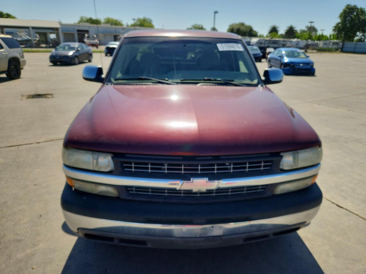2002 Chevrolet Silverado C1500 Two Tone vin: 2GCEC19T921301535
