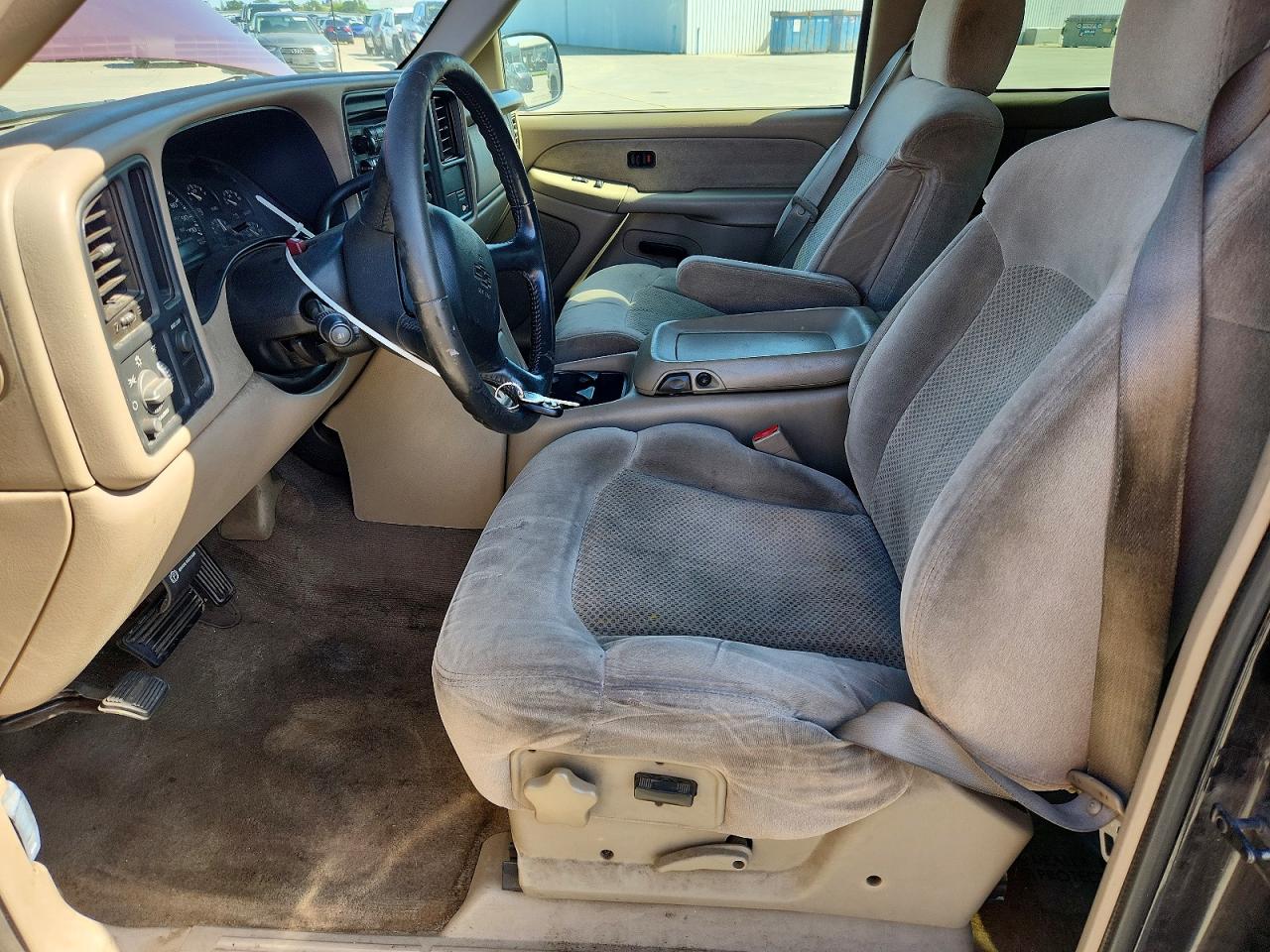 2002 Chevrolet Silverado C1500 Two Tone vin: 2GCEC19T921301535