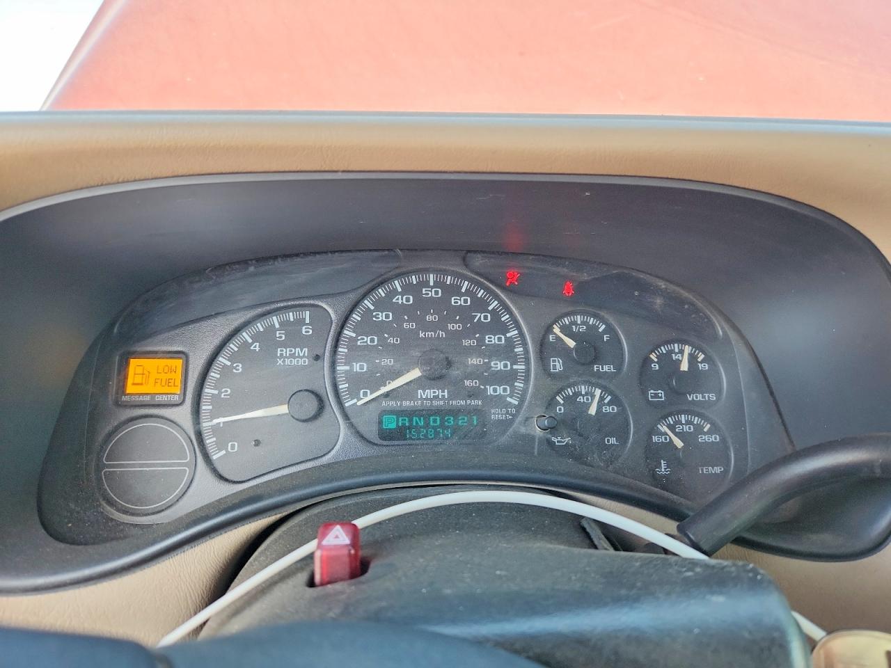 2002 Chevrolet Silverado C1500 Two Tone vin: 2GCEC19T921301535