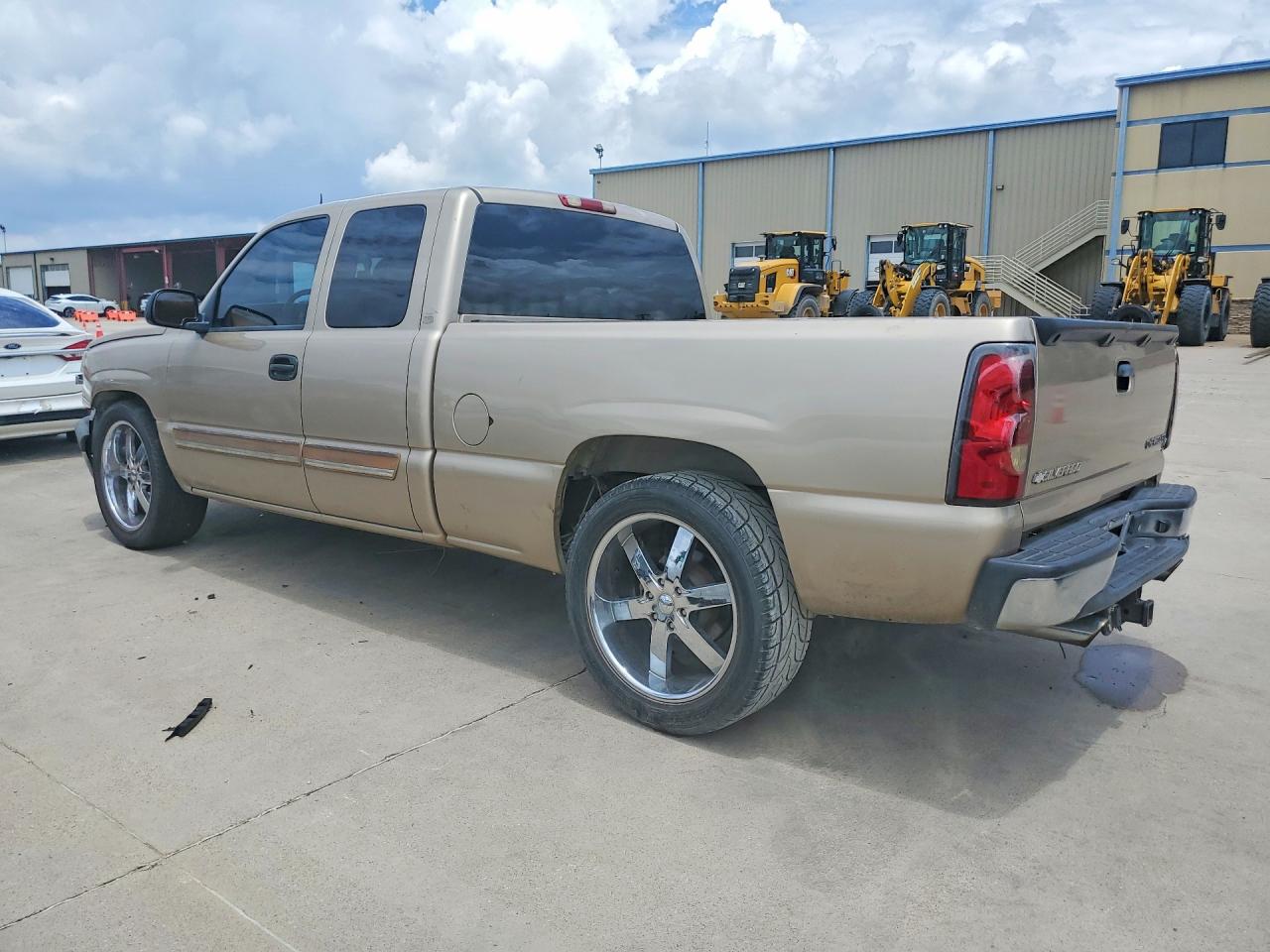 2004 Chevrolet Silverado C1500 Gold vin: 2GCEC19T941218190