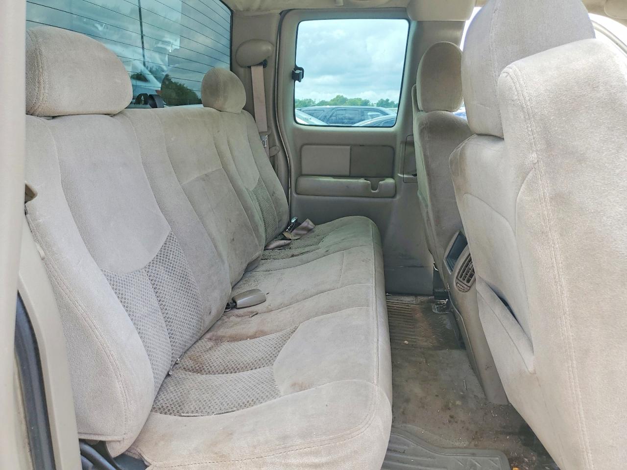 2004 Chevrolet Silverado C1500 Gold vin: 2GCEC19T941218190