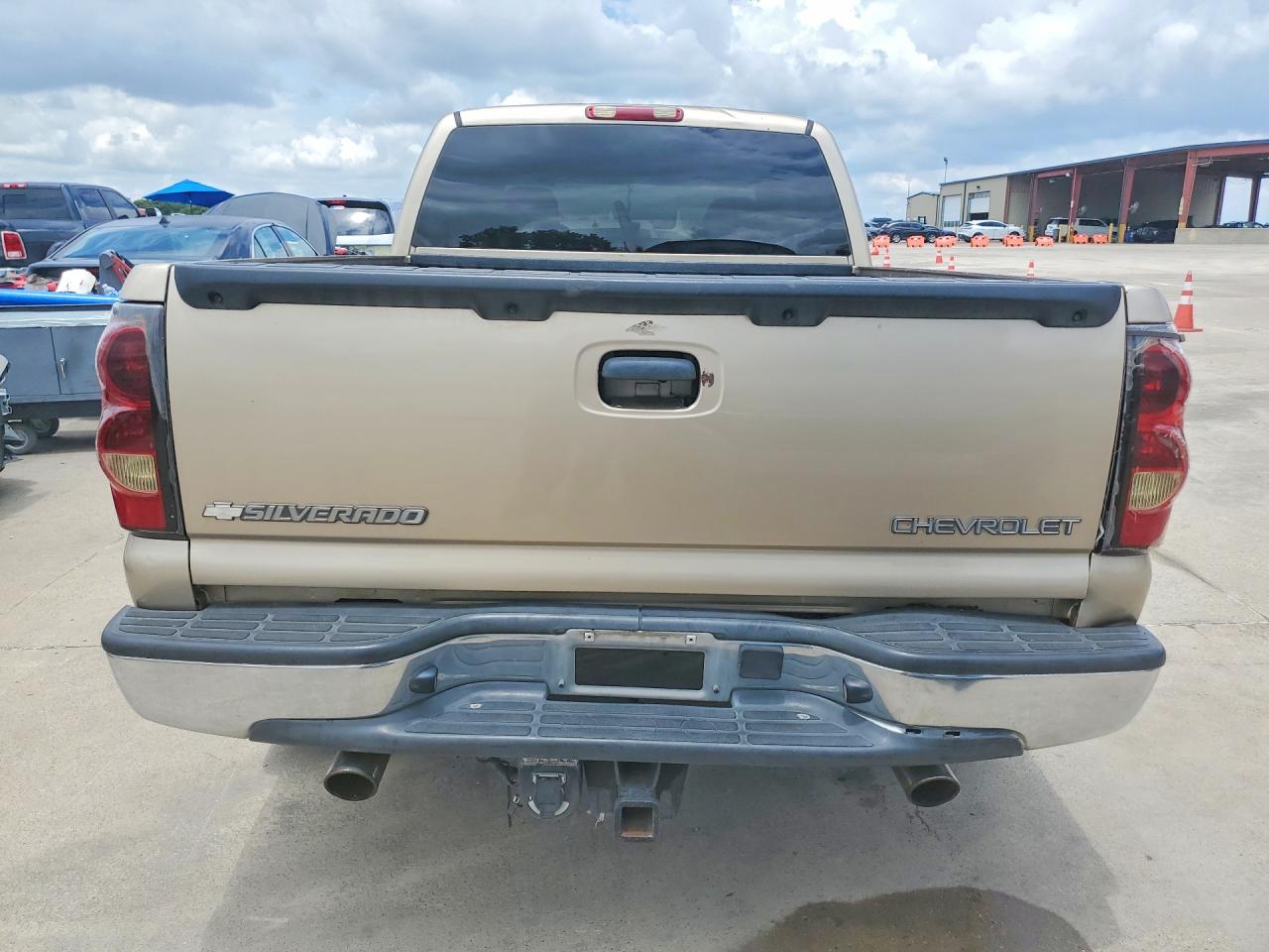 2004 Chevrolet Silverado C1500 Gold vin: 2GCEC19T941218190